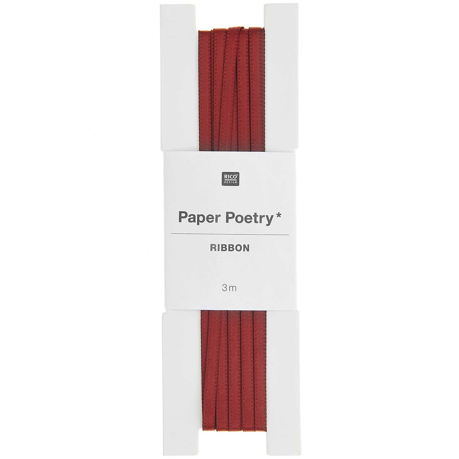 Paper Poetry Satinband in Bordeaux, 3mm breit und 3m lang, von Rico Design, auf weißem Karton.