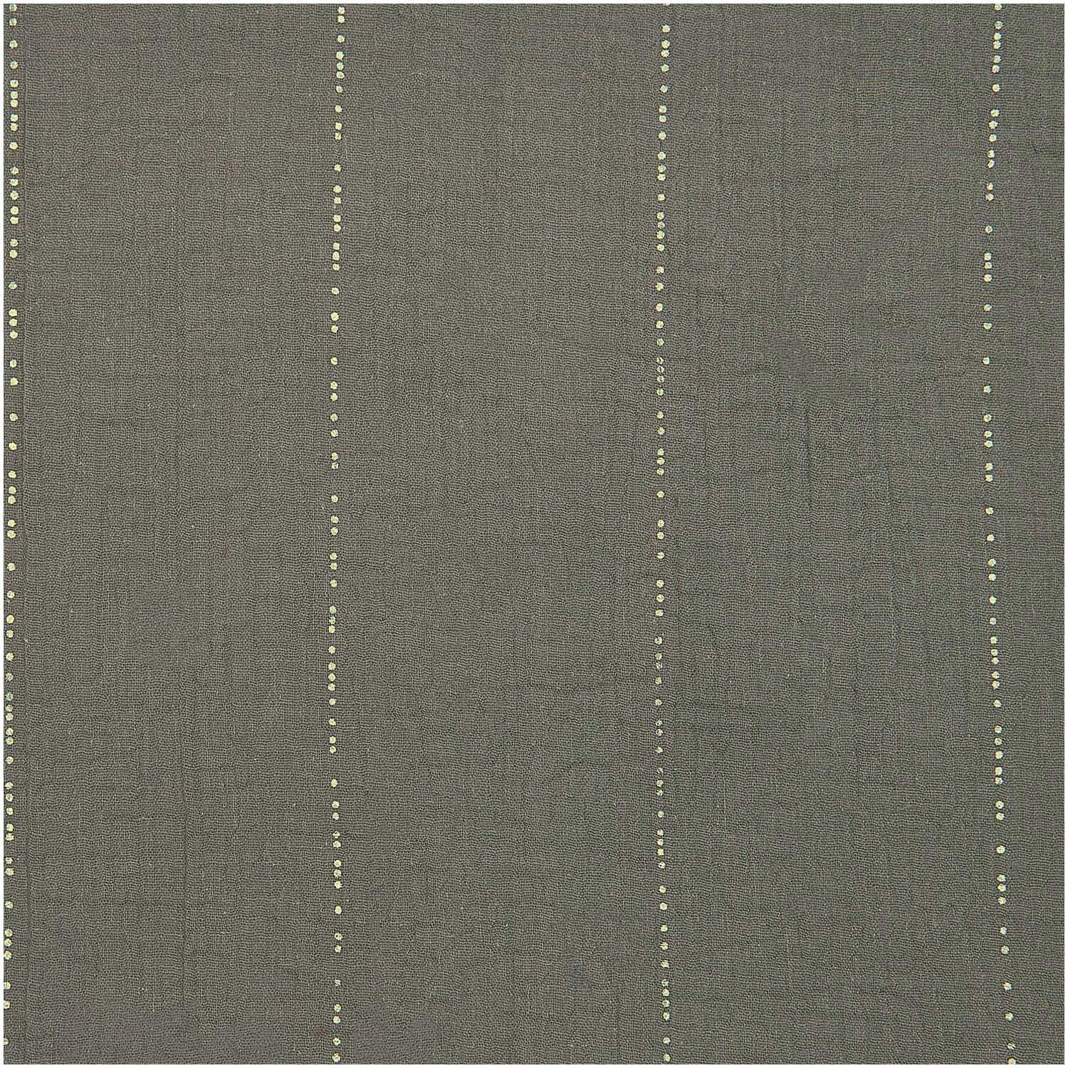 Stoffabschnitt Krinkelmusselin oliv 50x140cm Hot Foil von Rico Design mit feinen, vertikalen Linien auf olivfarbenem Hintergrund. Ideal für kreative Nähprojekte.