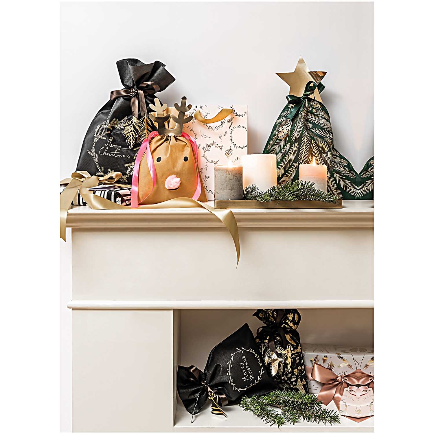 Paper Poetry Geschenktüte Nostalgic Christmas Wald schwarz 20x30cm von Rico Design