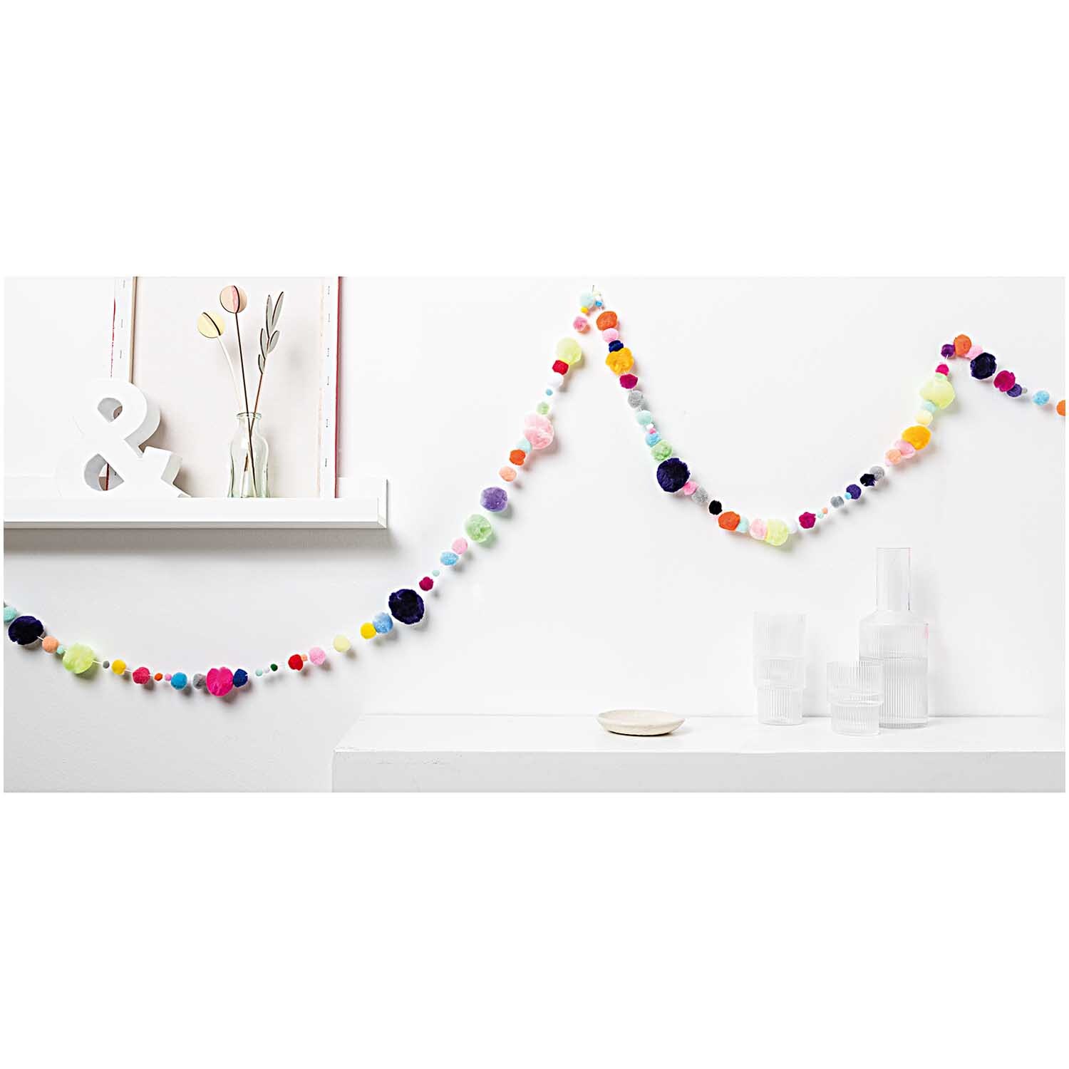Pompons ca. 50 Stück Farbe Natur von Rico Design