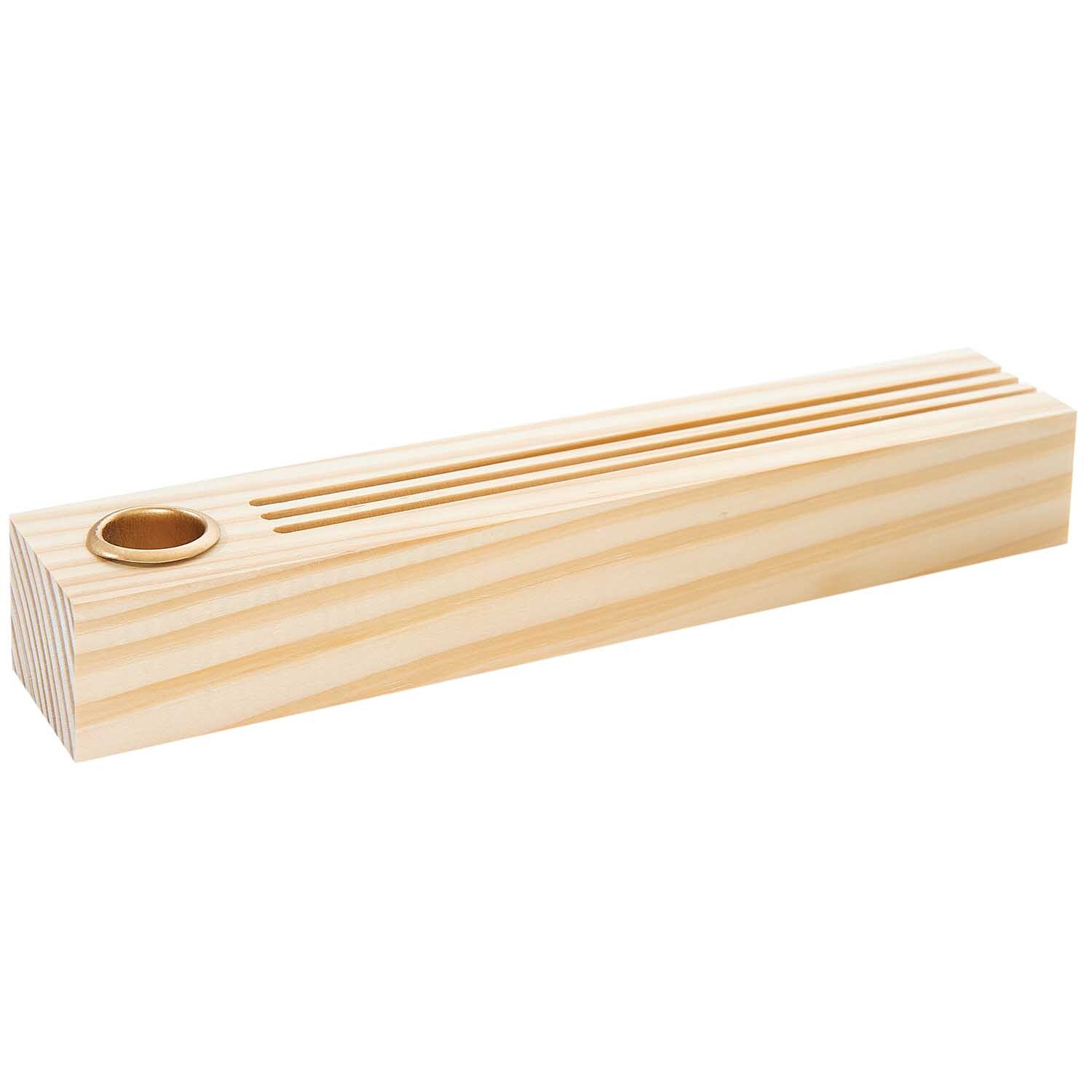 Holzständer für Metallringe & Karten mit Kerzenhalter von Rico Design, rechteckig, naturbelassen.