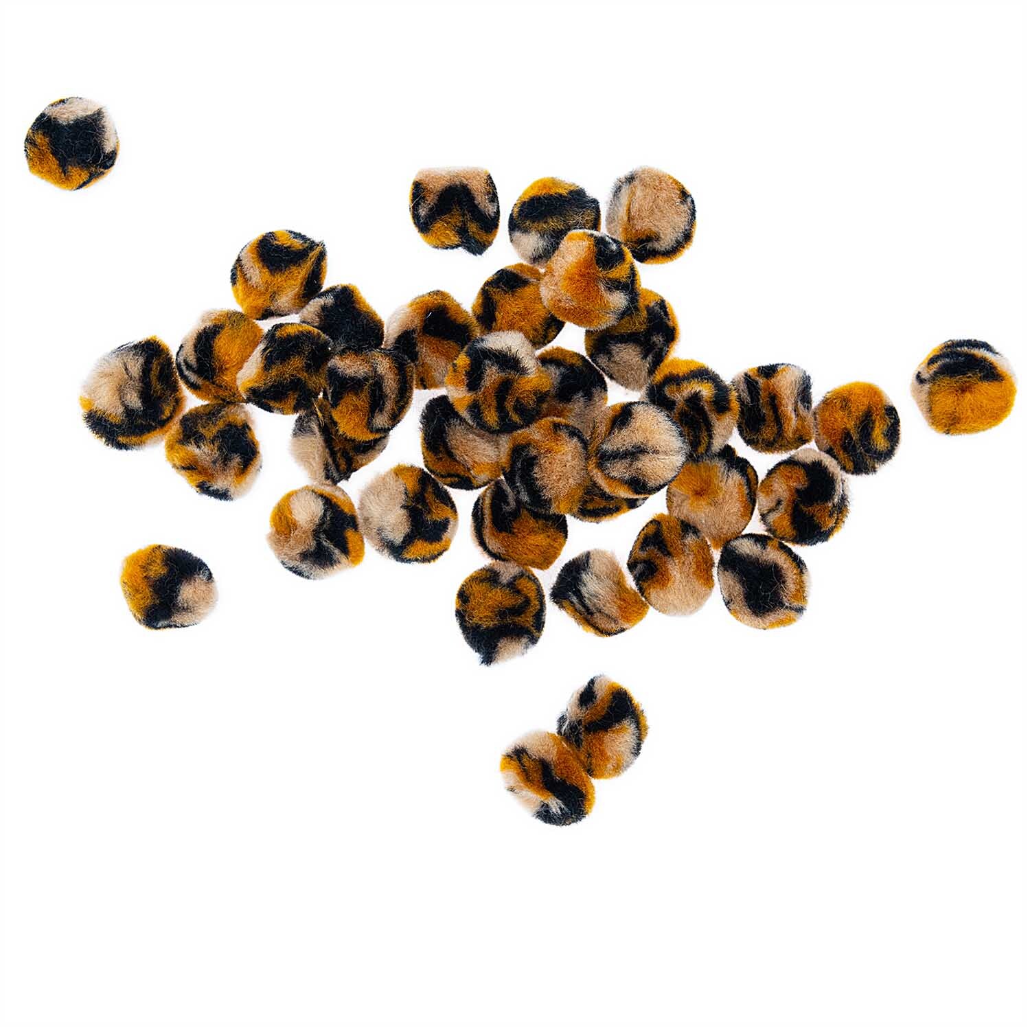 Pompons Acid Leo 25mm 40 Stück von Rico Design in Braun-Schwarz, verteilt auf weißem Hintergrund. Ideal für kreative Bastelprojekte.