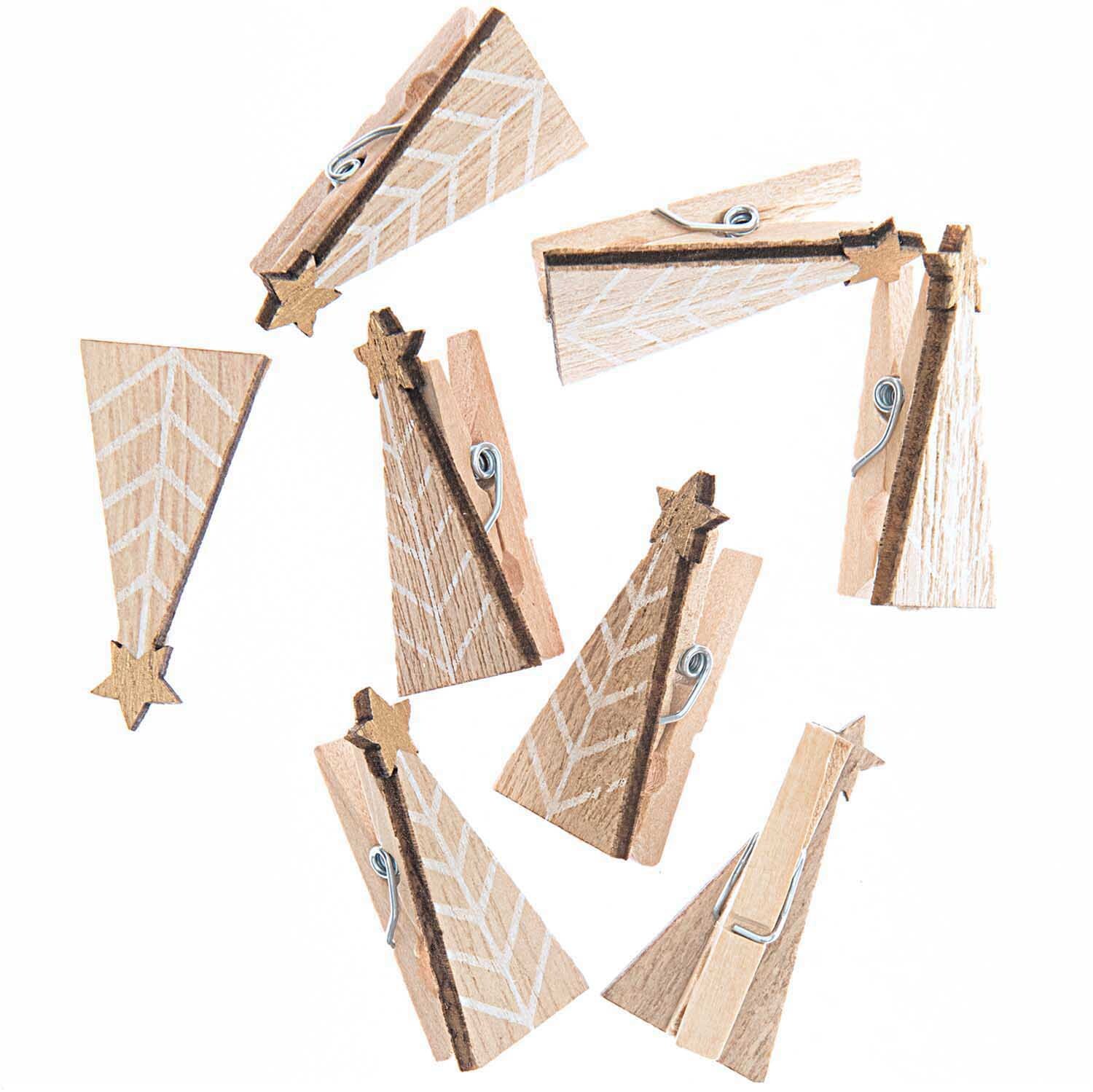 Dekoklammern Tannenbaum Natur 3cm: Acht naturfarbene Holzklammern in Tannenbaumform von Rico Design. Ideal für kreative Dekorationen.