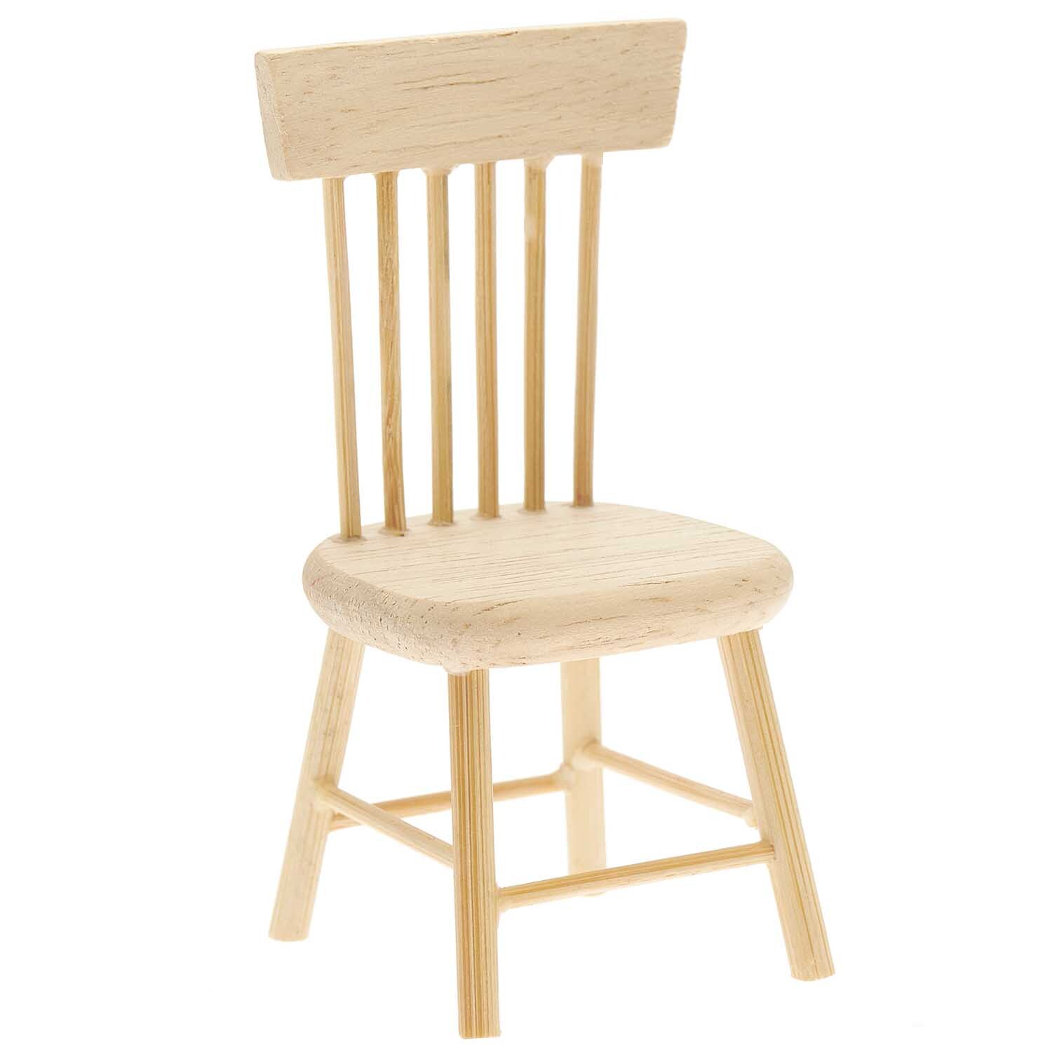 Miniatur Stuhl 4,5x4x8,5cm aus hellem Holz mit natürlichem Finish, von Rico Design, ideal für Puppenhäuser.