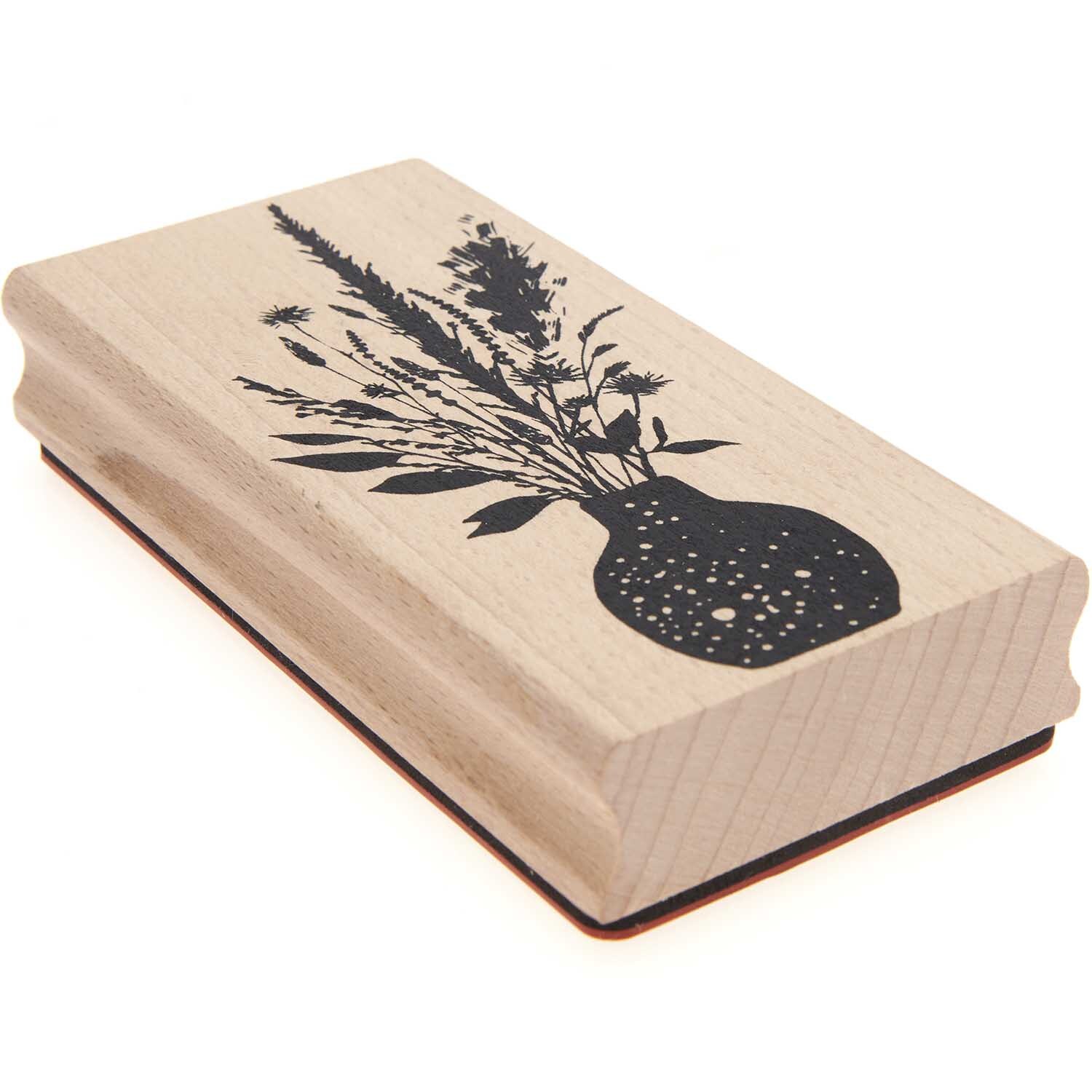 Paper Poetry Stempel Blumenstrauß 6x12cm zeigt einen Holzstempel mit Blumenmotiv in einer Vase. Ideal für kreative Bastelprojekte.