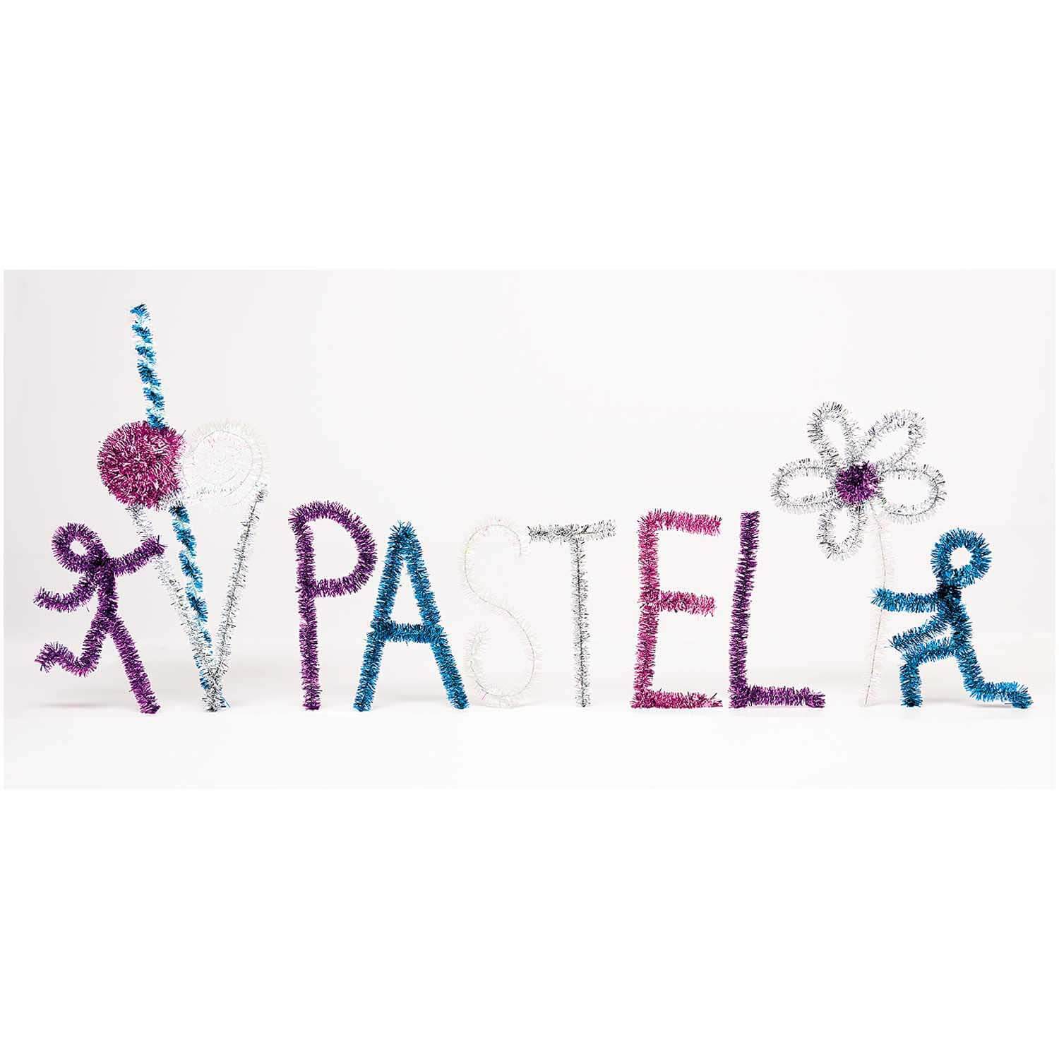 Chenilledraht-Mix 50cm 10 Stück Farbe Glitter Pastell von Rico Design Chenilledraht-Mix 50cm 10 Stück: Bunte Figuren und Schriftzug aus Glitter Pastell, ideal für kreative Bastelprojekte.