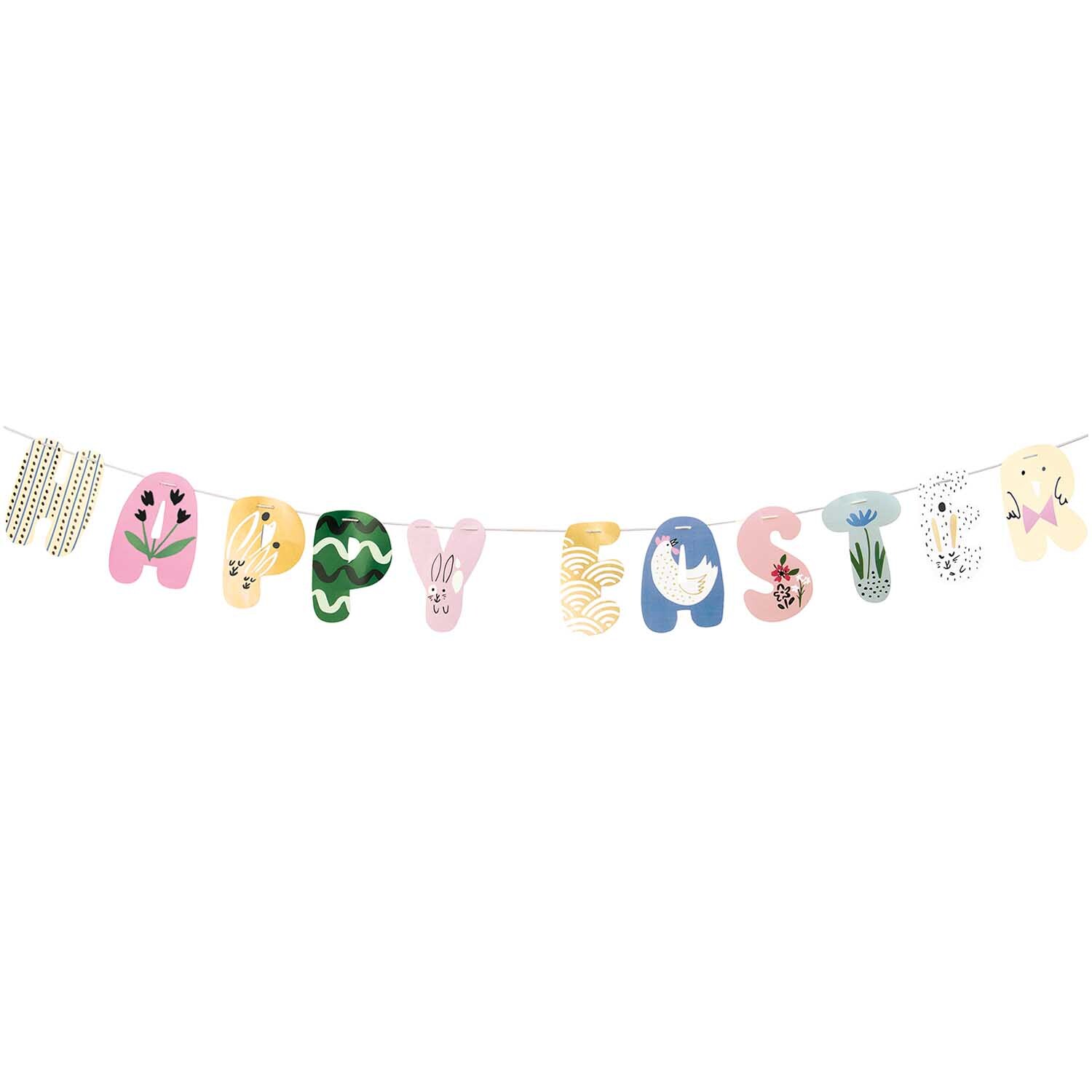 Paper Poetry Girlande Happy Easter 3m: Bunte Buchstabengirlande auf schwarzem Hintergrund, ideal für Osterdekorationen.