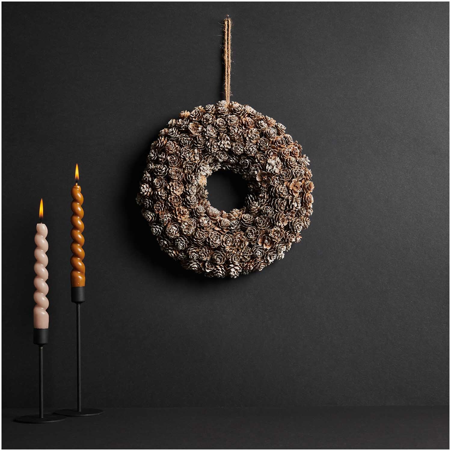 Kranz mit kleinen Zapfen 30cm von Rico Design
