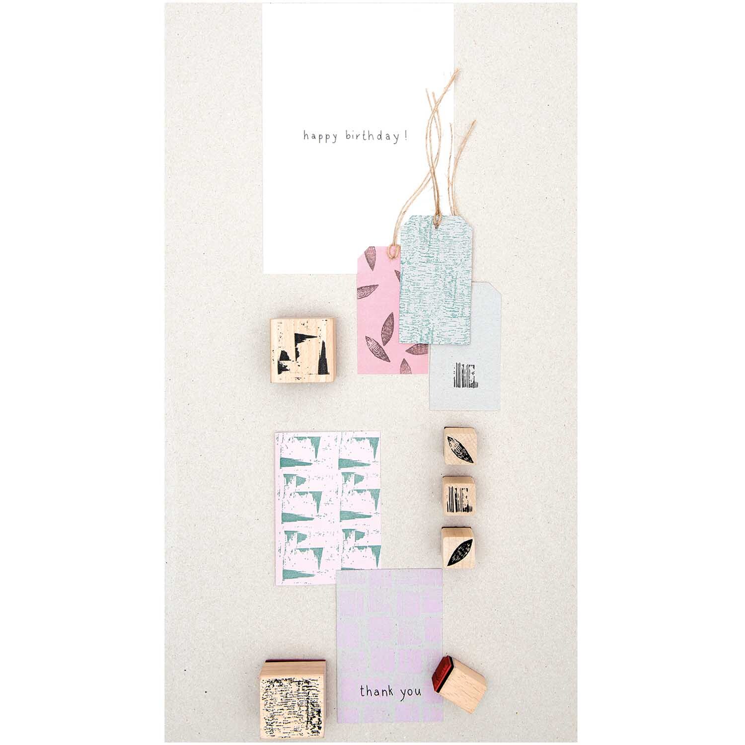 Paper Poetry Stempelset Struktur, 7-teilig, von Rico Design. Enthält Stempel und Karten in Pastelltönen. Ideal für kreative Grußkarten.