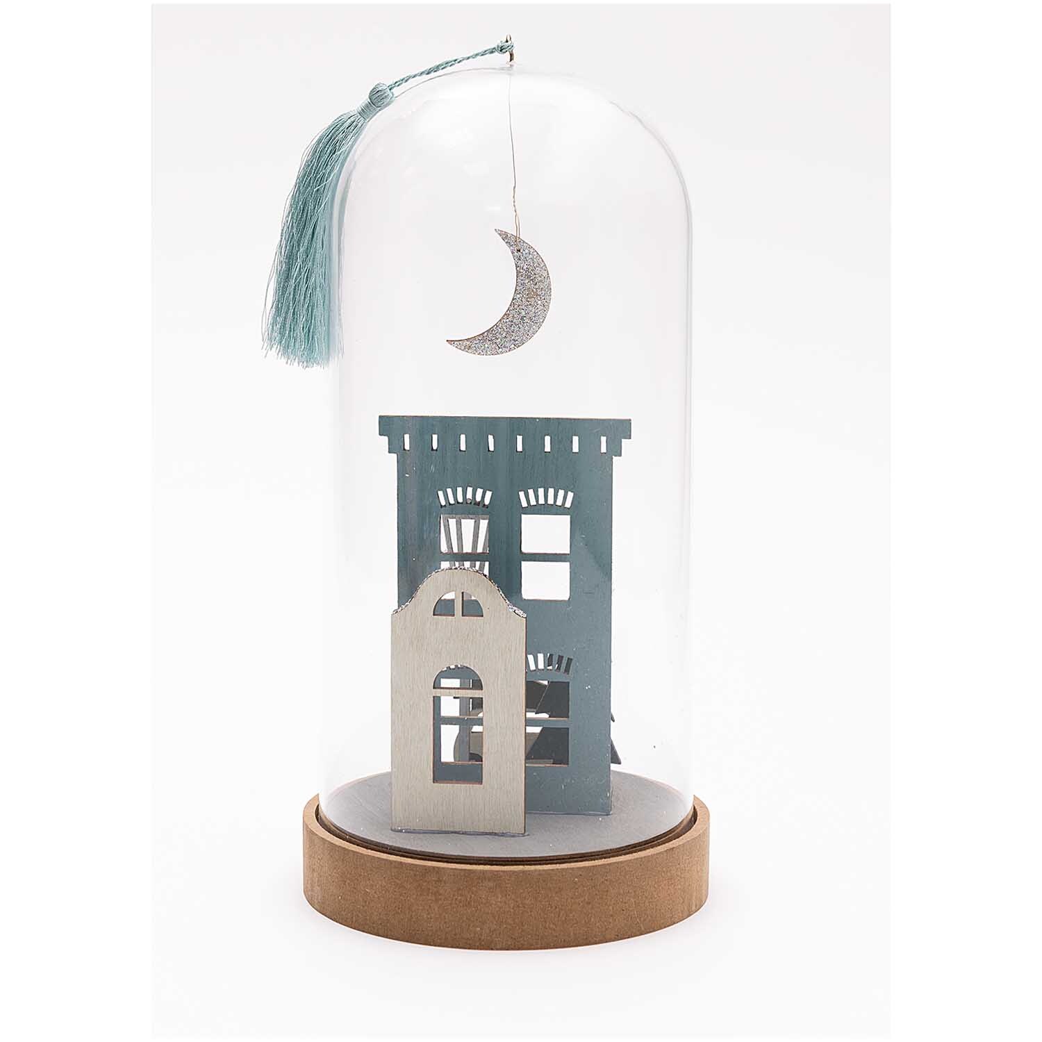 Holzdeko-Set Stadt für XL-Dekohaube 6-teilig von Rico Design Holzdeko-Set Stadt für XL-Dekohaube: 6-teiliges Set von Rico Design mit Stadtmotiv unter einer Glashaube, verziert mit einem Mondanhänger.