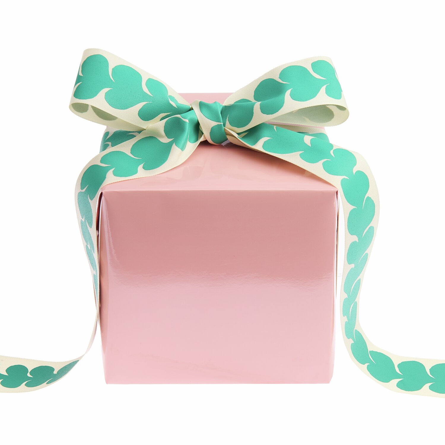 Taftband Midsommar Magic Klee 38mm 3m Farbe Creme von Rico Design Taftband Midsommar Magic Klee: Geschenkbox in Altrosa mit cremefarbenem Band und grünen Kleemotiven. Ideal für besondere Anlässe.