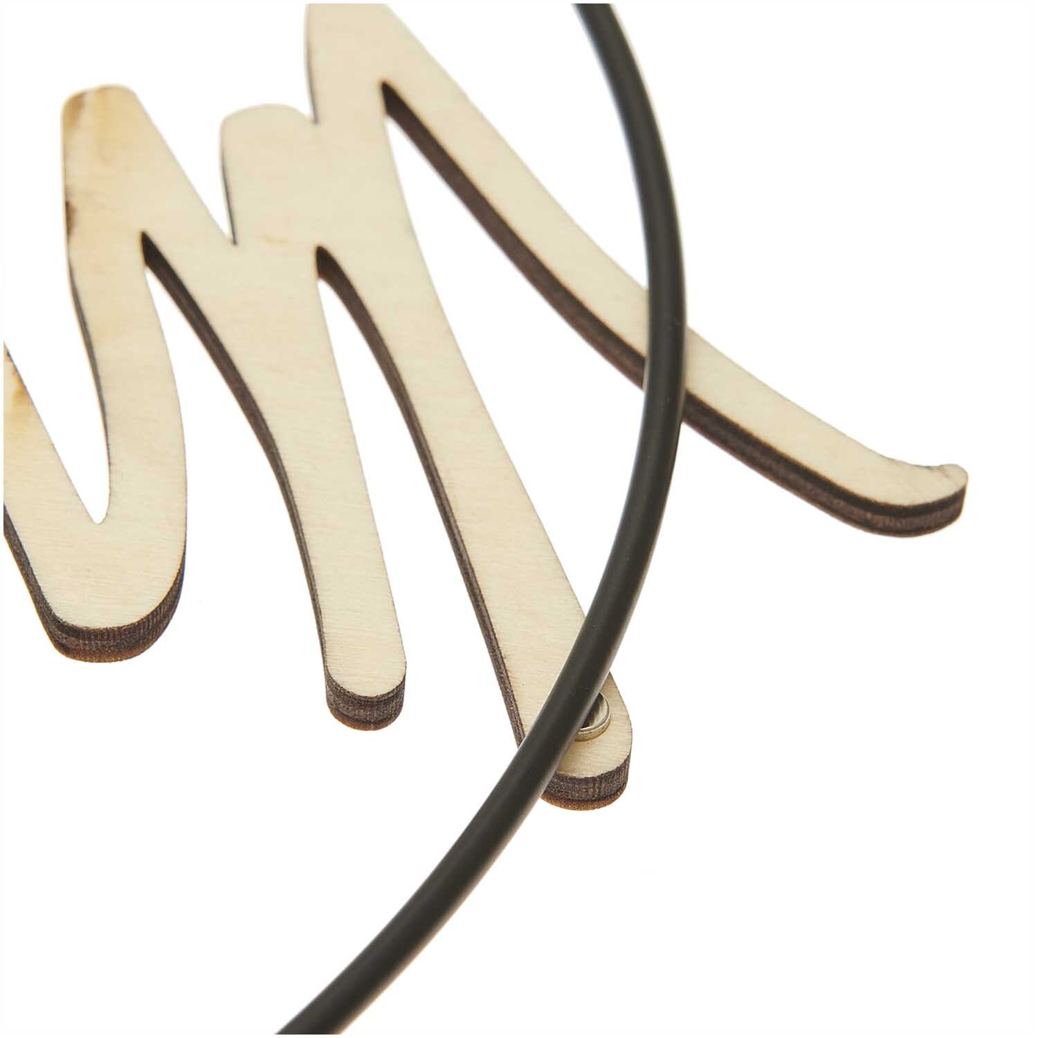 Holzschriftzug magnetisch "Mr & Mrs" 28x11cm von Rico Design Holzschriftzug magnetisch "Mr & Mrs" von Rico Design, zeigt elegante Buchstaben auf hellem Holz. Ideal für Dekorationen.