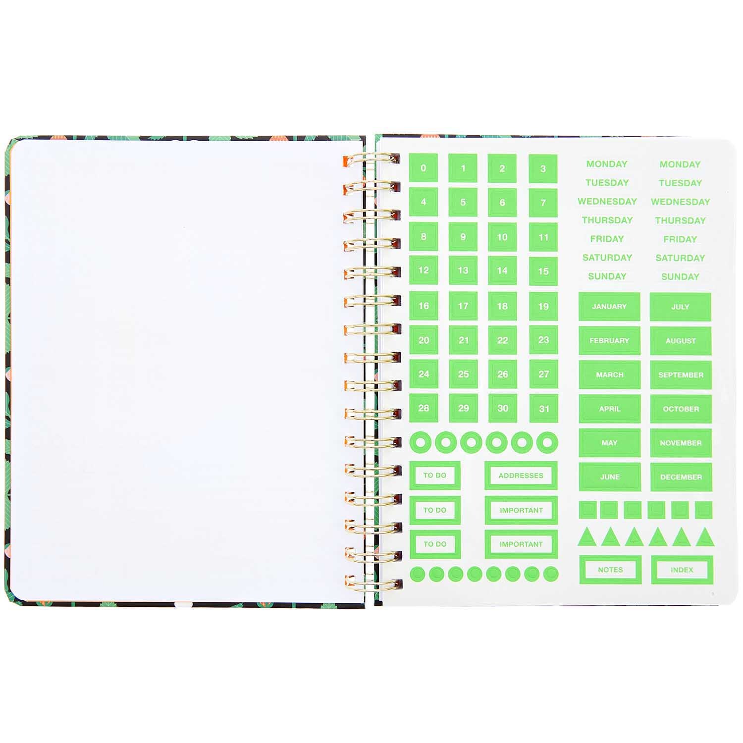Paper Poetry Bullet Diary Spiralbindung Only Good Things DIN A5 164 Seiten von Rico Design Paper Poetry Bullet Diary mit Spiralbindung und 164 Seiten, geöffnet mit grünen Aufklebern. Ideal für kreative Planung.