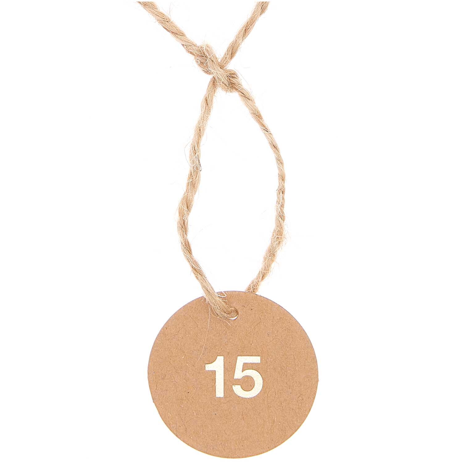 Paper Poetry Adventskalenderanhänger aus Kraftpapier von Rico Design, rund mit Zahl 15, an Juteschnur befestigt. Ideal für kreative Adventskalender.