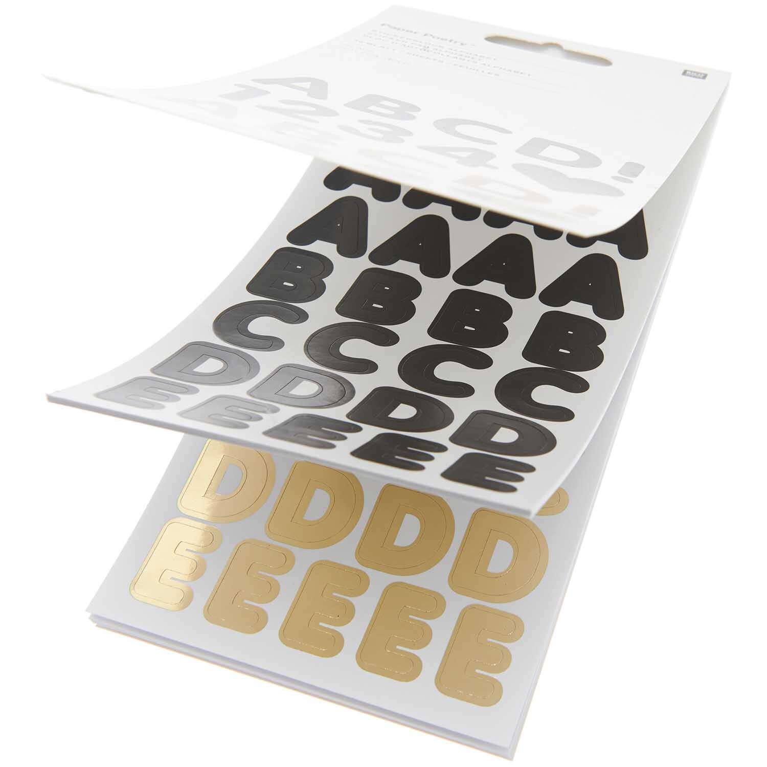 Paper Poetry Stickerblock Alphabet 16 Blatt Farbe Schwarz Gold von Rico Design Paper Poetry Stickerblock Alphabet mit 16 Blättern zeigt schwarze und goldene Buchstabensticker. Ideal für kreative Projekte. Marke: Rico Design.