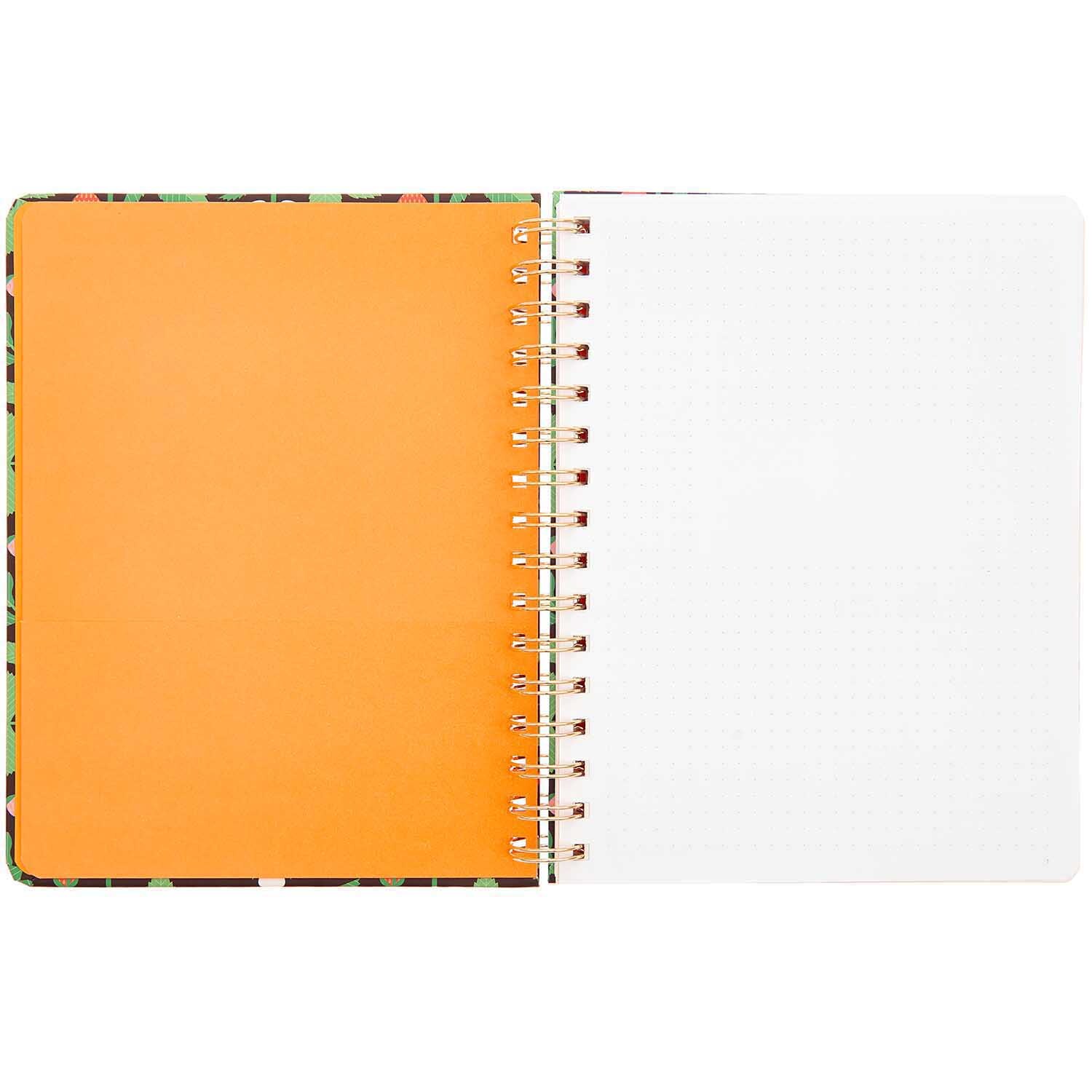 Paper Poetry Bullet Diary Spiralbindung Only Good Things DIN A5 164 Seiten von Rico Design Paper Poetry Bullet Diary mit Spiralbindung und 164 Seiten, geöffnet mit orangefarbenem und weißem Blatt. Marke: Rico Design.