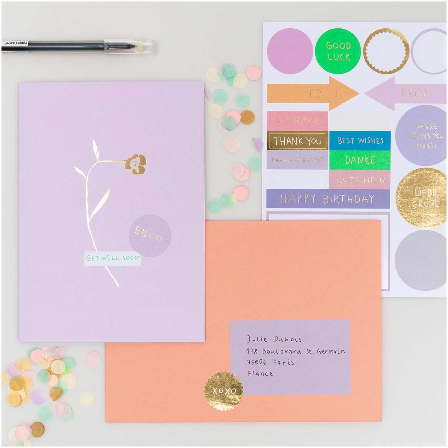 Paper Poetry Grußkartenset Transformation flieder von Rico Design Paper Poetry Grußkartenset Transformation flieder mit dekorativen Stickern und Umschlag. Ideal für kreative Grüße und persönliche Nachrichten.
