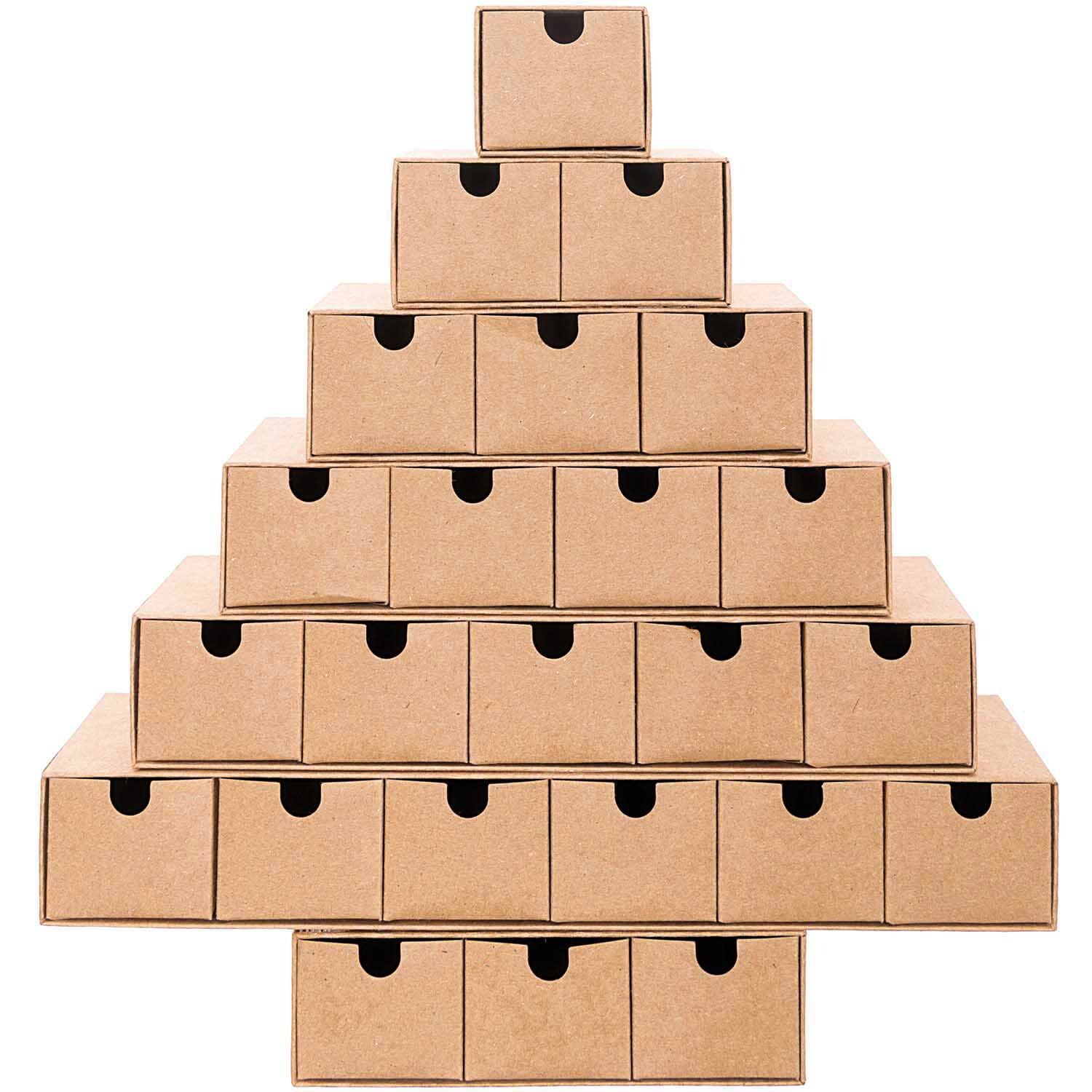 Pappmaché Adventskalender in Tannenbaumform mit 24 Schubladen, ideal zum Befüllen. Marke: Rico Design.