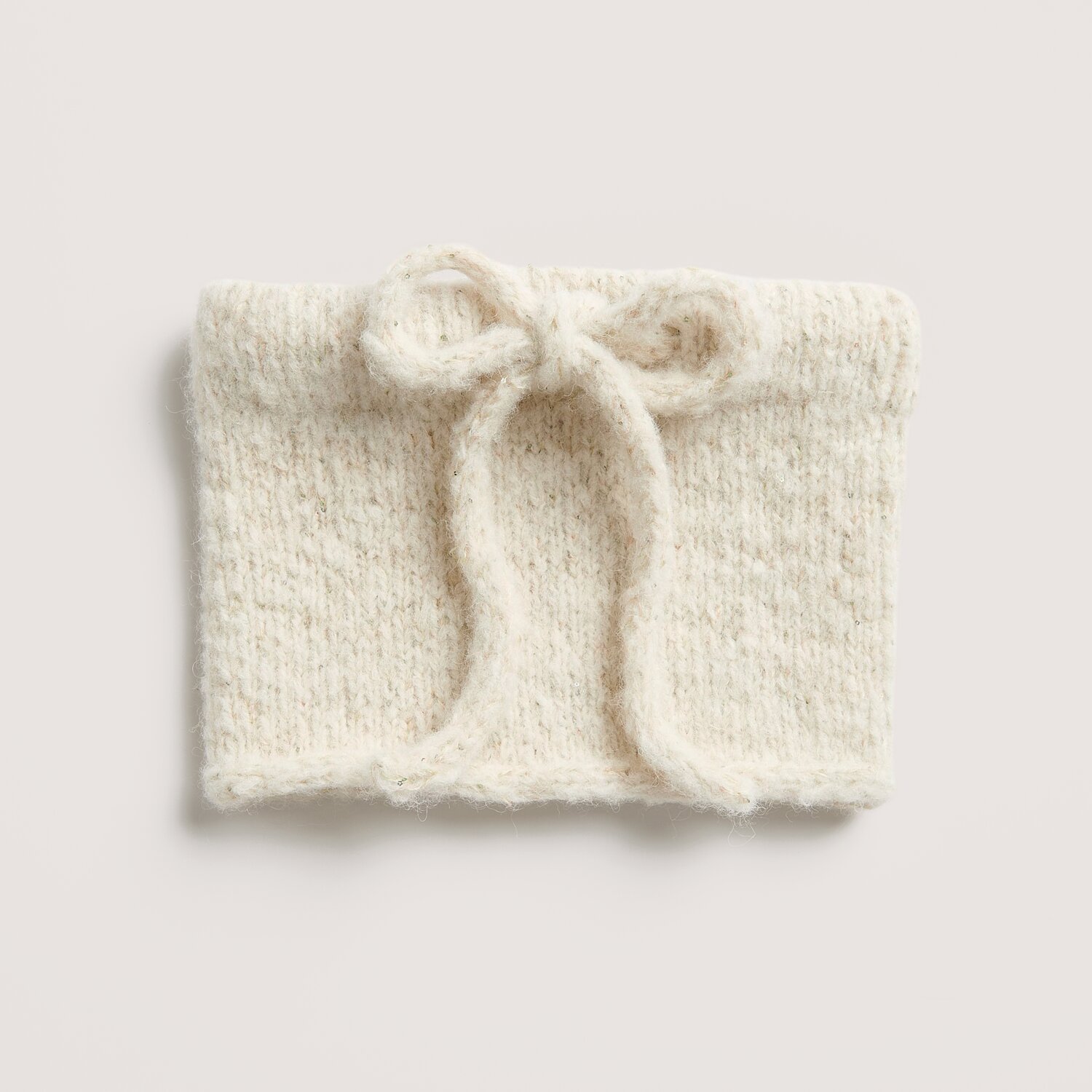 Luxury Pure Baby Alpaca 50g 150m Farbe Creme von Rico Design Strickset Kragen Modell 20a aus Made by Me No. 21 in Creme, gestrickt aus Baby Alpaka.