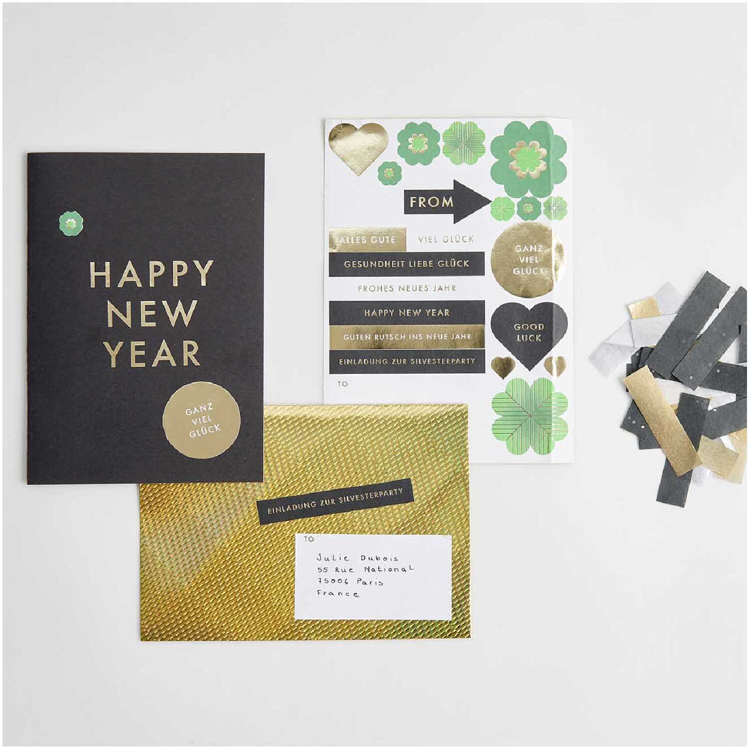 Paper Poetry Grußkartenset Happy New Year Farbe Schwarz von Rico Design Paper Poetry Grußkartenset Happy New Year mit schwarzer Karte, goldenen Akzenten und dekorativen Stickern von Rico Design.