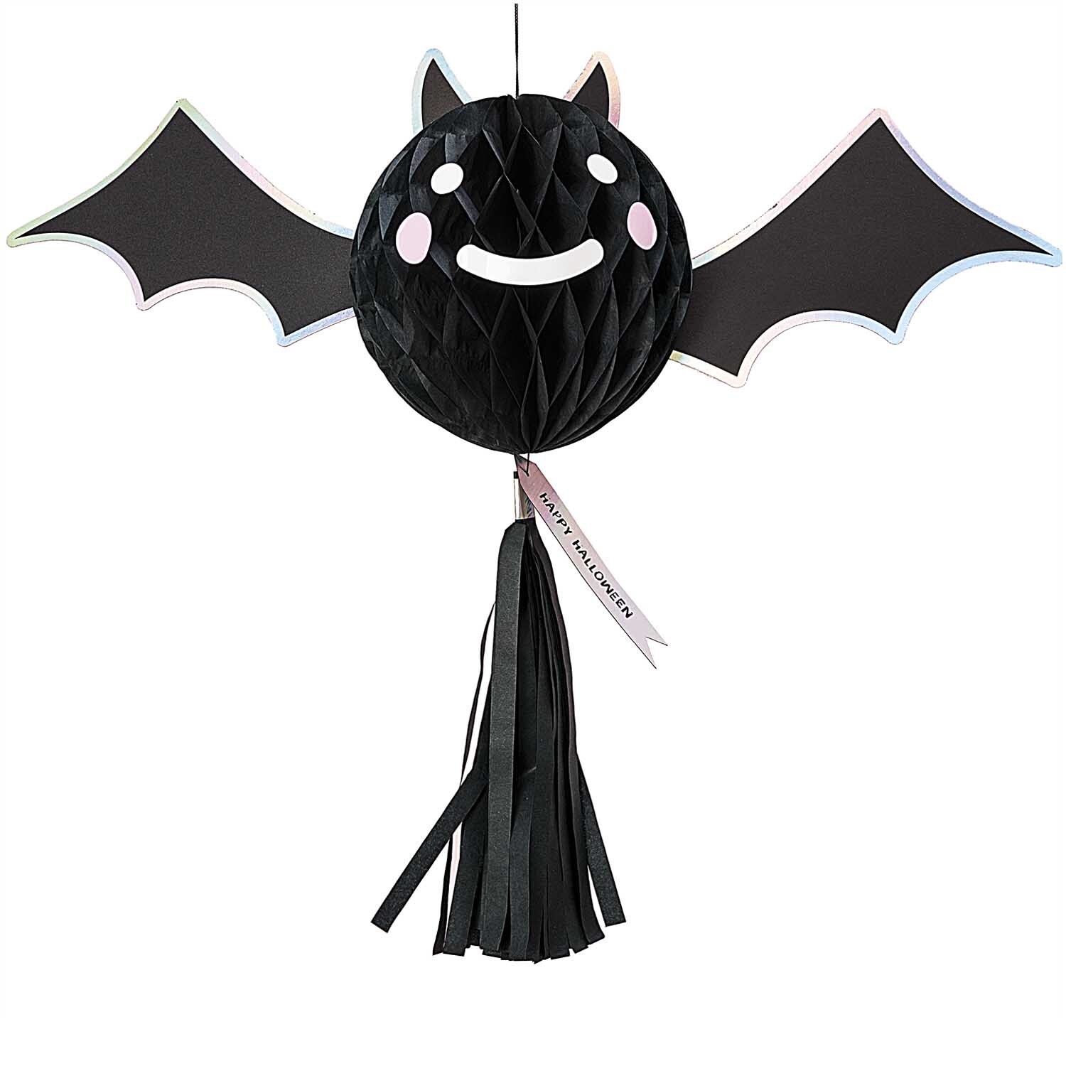 Wabenpapierfigur mit Quaste Fledermaus 66,5x51cm von Rico Design. Schwarze Fledermaus mit fröhlichem Gesicht und Quaste. Ideal für Halloween-Dekorationen.