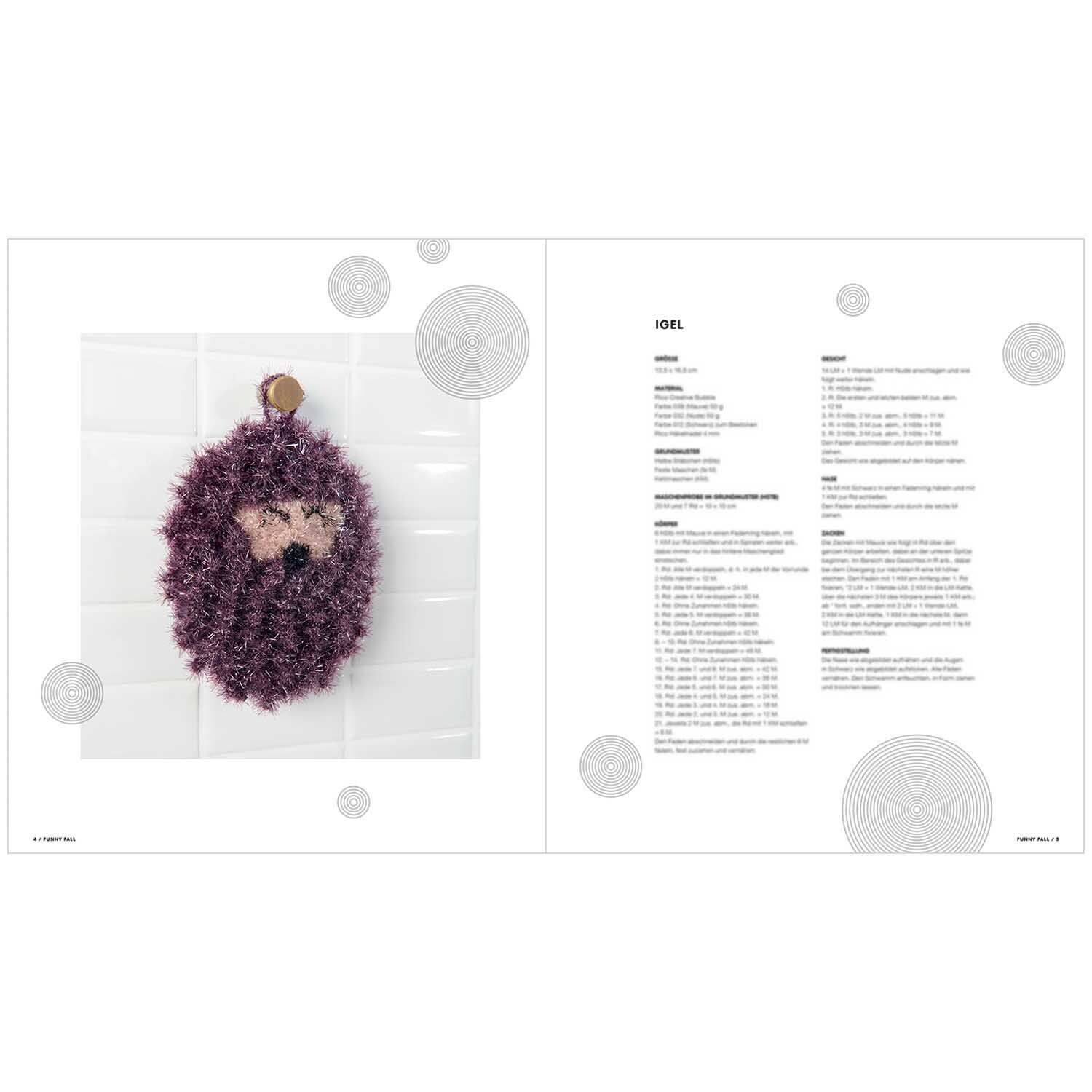 Creative Bubble - Funny Fall: Lila gestrickter Schwamm in Form eines Igels von Rico Design, auf weißem Hintergrund.