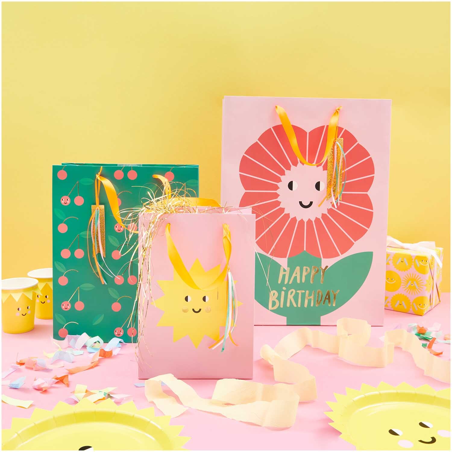 Paper Poetry Geschenktüte Sonne Happy Birthday 18x26x12cm von Rico Design