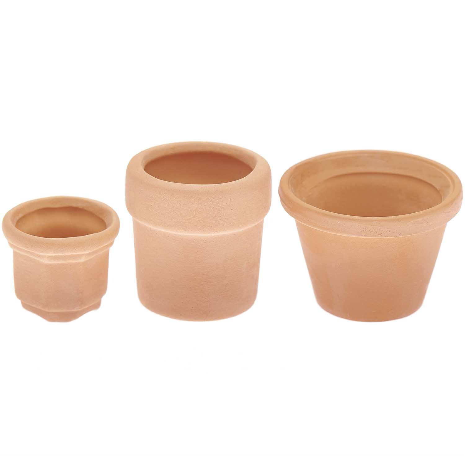 Miniatur Blumentopf, 3-teilig von Rico Design. Drei terrakottafarbene Töpfe in verschiedenen Größen.