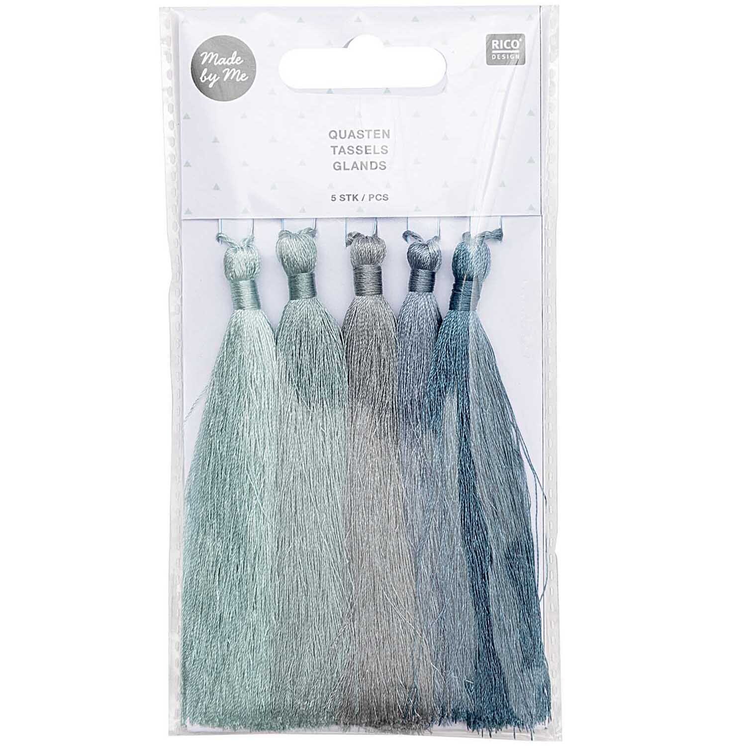 Quasten fein 9cm 5 Stück Farbe Aqua von Rico Design Quasten fein 9cm 5 Stück von Rico Design in Aqua, ideal für kreative Bastelprojekte.