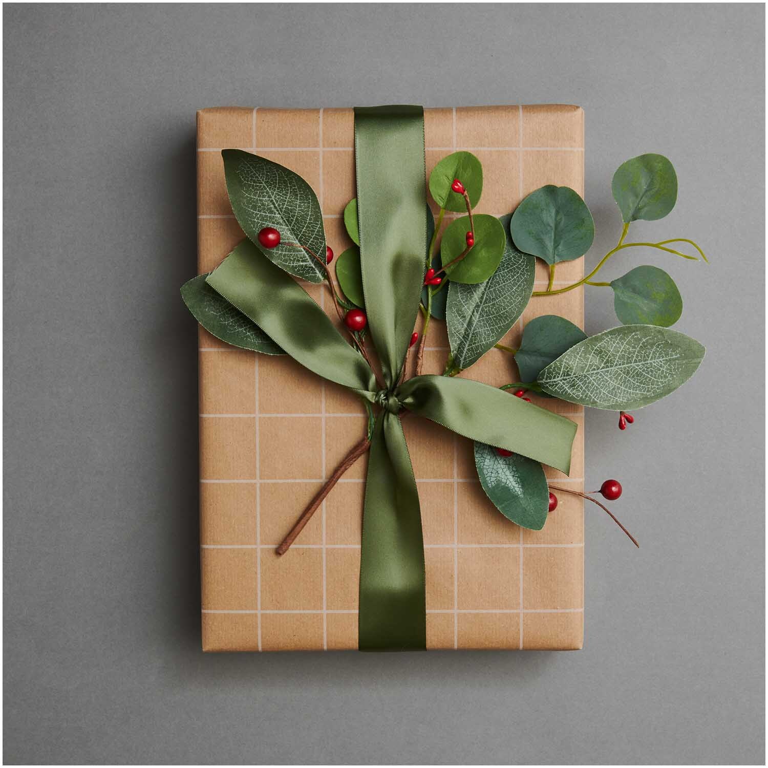 Zweig mit Blättern und Beeren 30,5cm von Rico Design