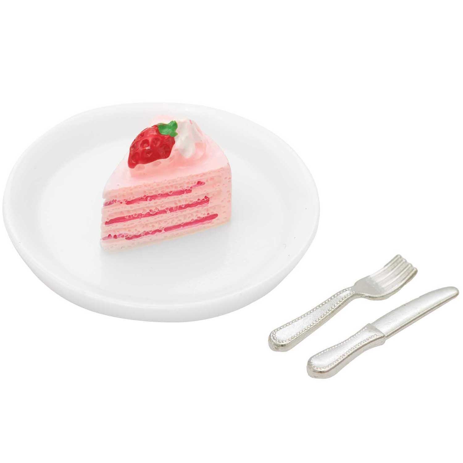 Miniatur Erdbeertorte auf weißem Teller mit Gabel und Messer, von Rico Design, 4-teiliges Set.