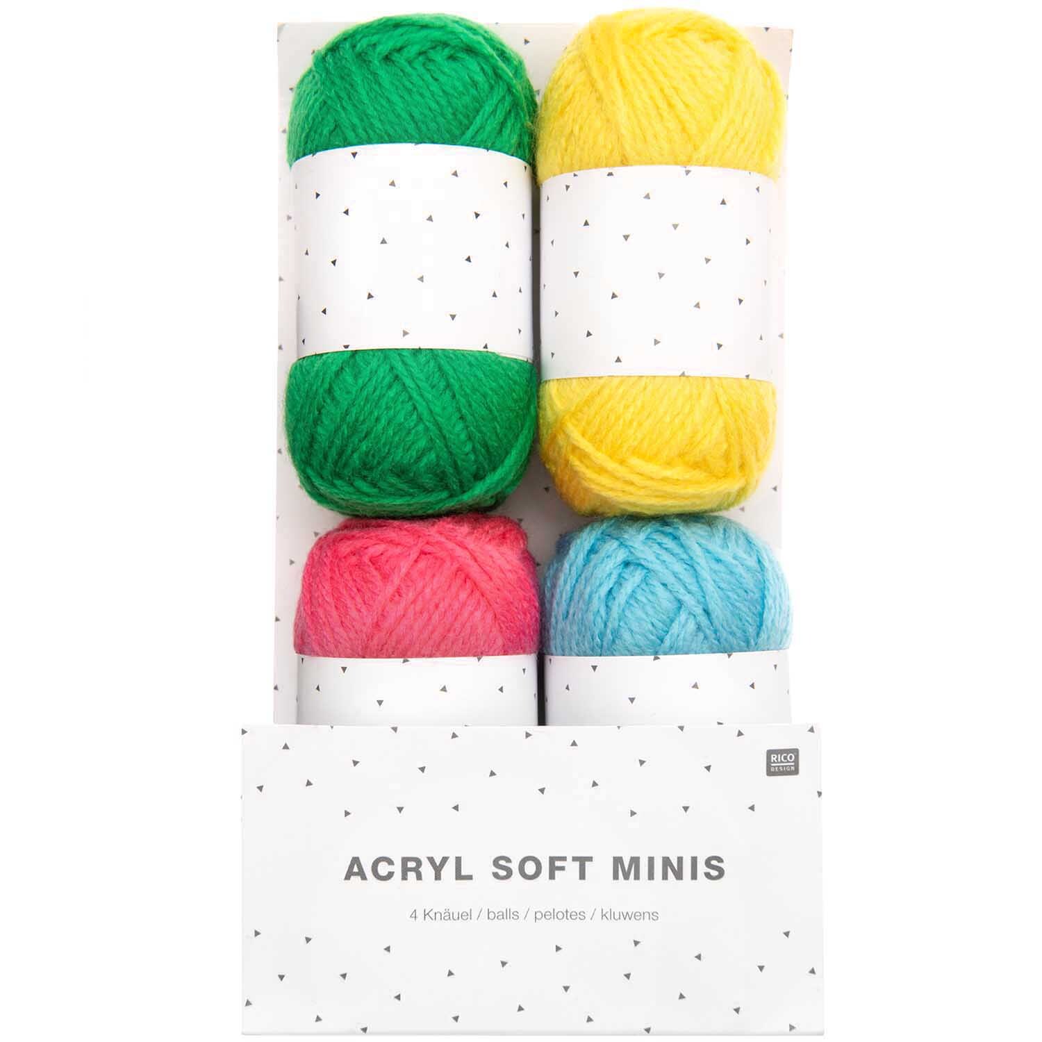 Acryl Soft Minis in leuchtenden Farben von Rico Design, ideal für kreative Strickprojekte.