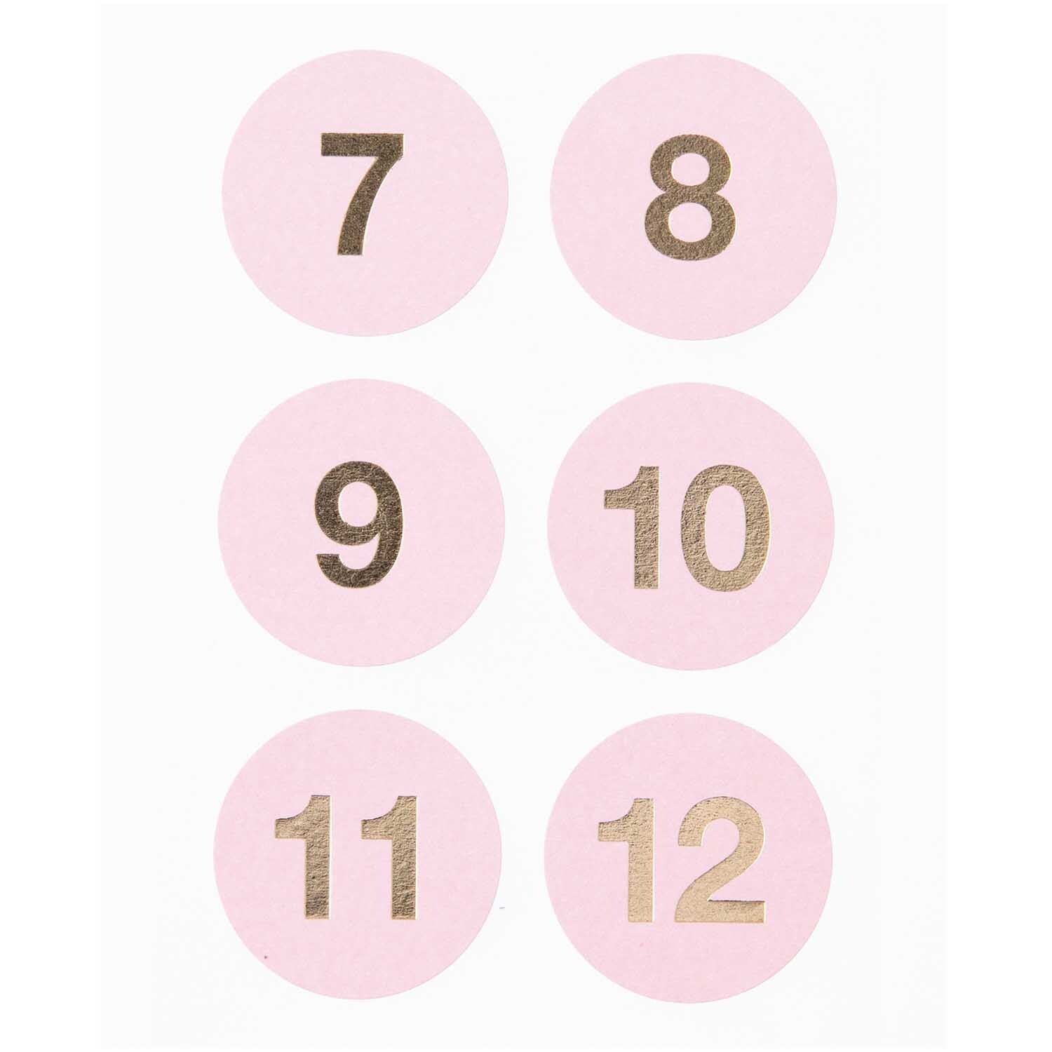 Paper Poetry Adventskalender Sticker Zahlen 1-24 von Rico Design in Rosa zeigen goldene Zahlen auf runden Aufklebern für kreative Kalendergestaltung.