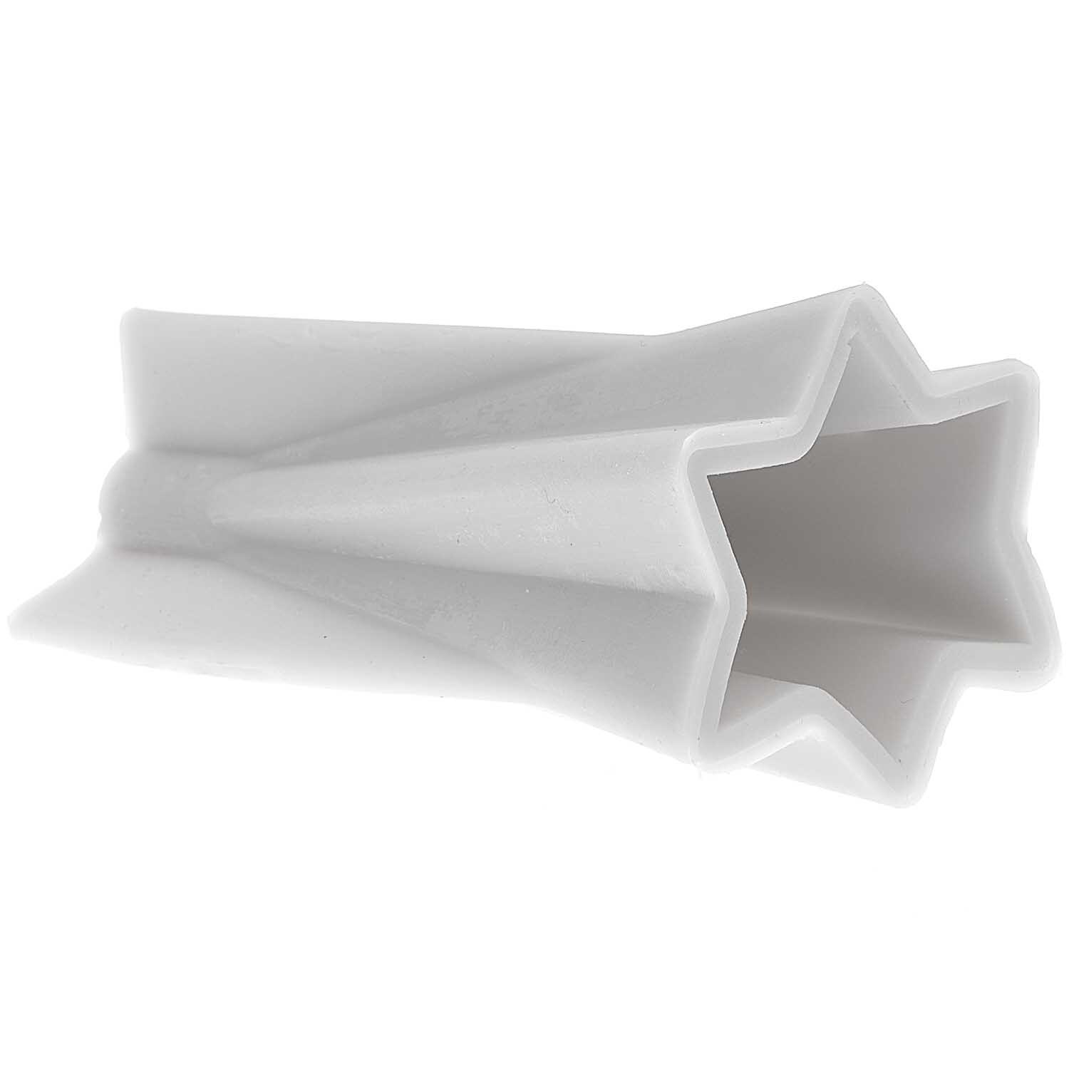 Kerzengießform Sternenkegel 70x70x135mm von Rico Design Kerzengießform Sternenkegel 70x70x135mm aus weißem Material, ideal für kreative Kerzenprojekte.