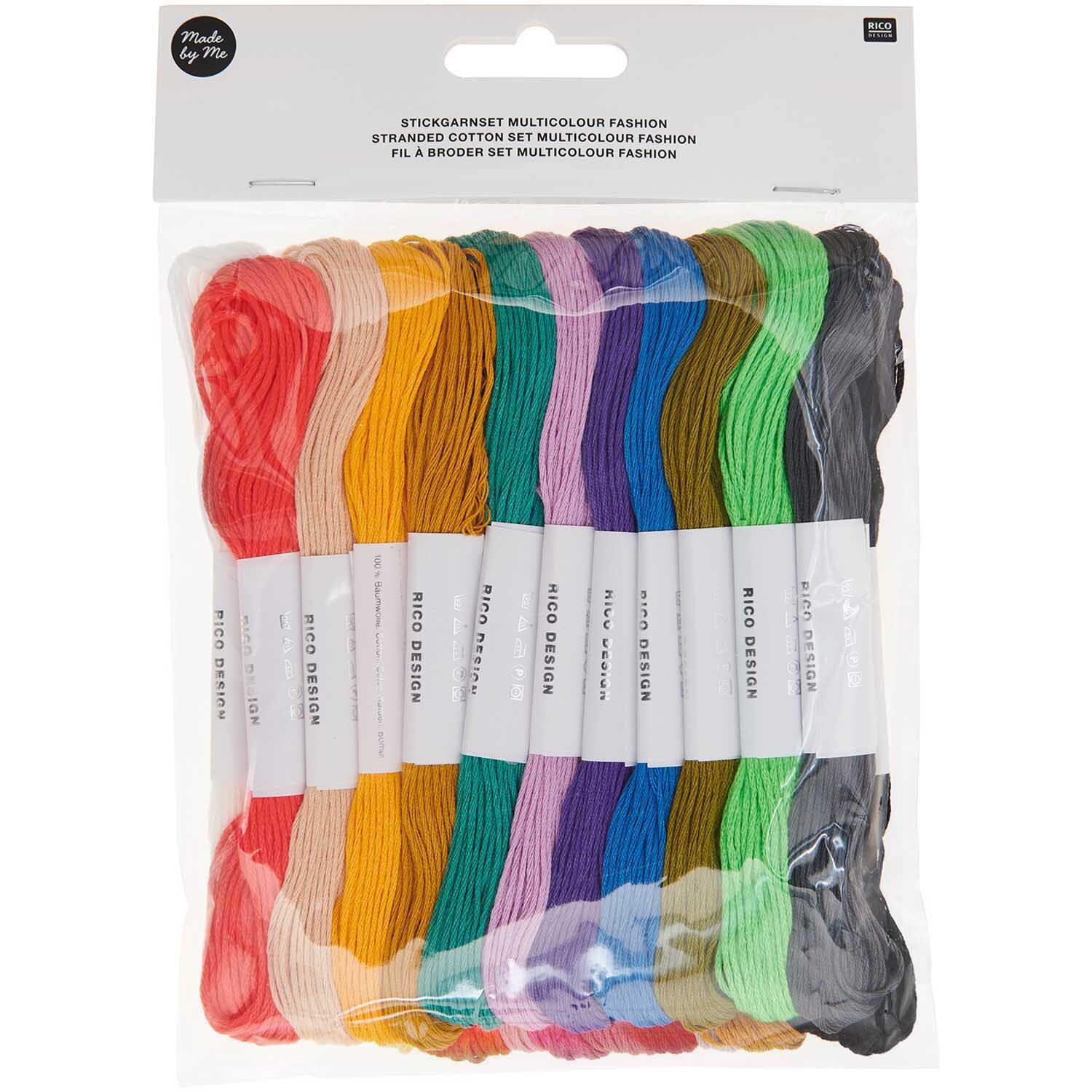 Stickgarn Set Multicolour Fashion, 24-teilig, von Rico Design. Zeigt bunte Stickgarne in einer Verpackung.