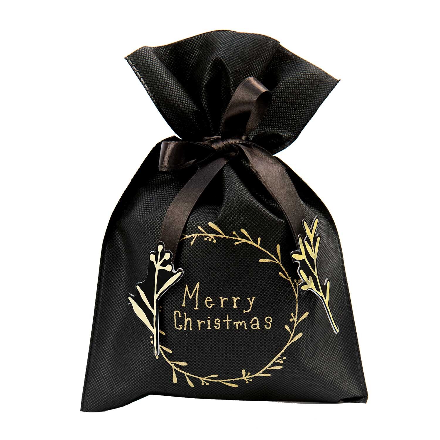 Paper Poetry Geschenktüte Nostalgic Christmas Kranz mit goldenen Akzenten und Schleife. Ideal für festliche Anlässe.