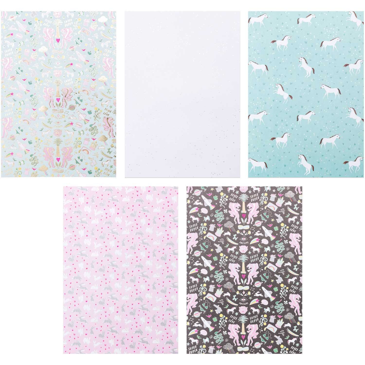 Paper Poetry Motivpapier Block Wonderland 30 Blatt von Rico Design Paper Poetry Motivpapier Block Wonderland 30 Blatt zeigt bunte, fantasievolle Muster mit Einhörnern und floralen Designs. Ideal für kreative Projekte.