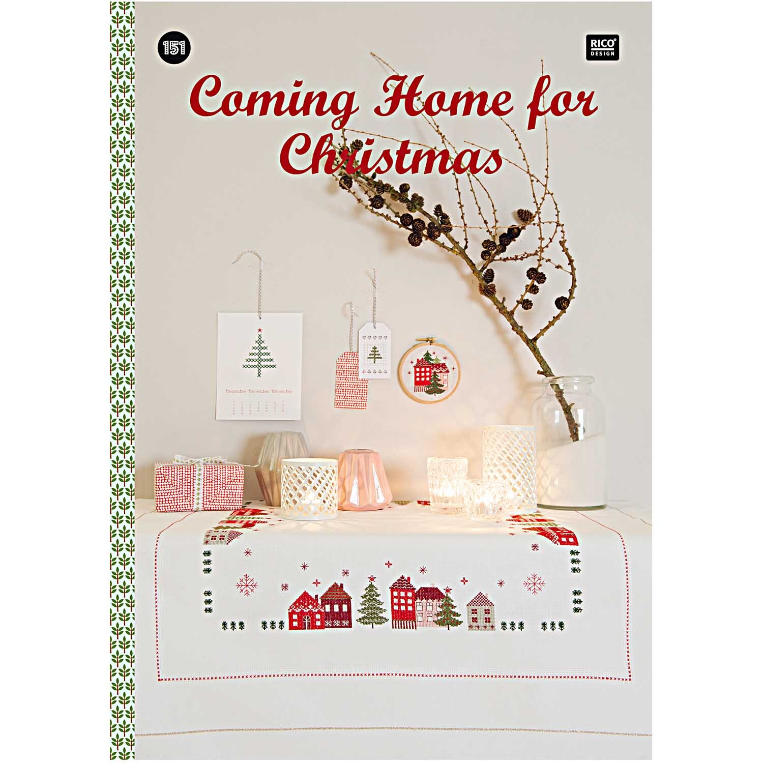 Stickbuch Coming home for Christmas Nr.151 zeigt weihnachtliche Tischdekoration mit Kerzen und Zweigen. Ideal für festliche Handarbeitsprojekte.
