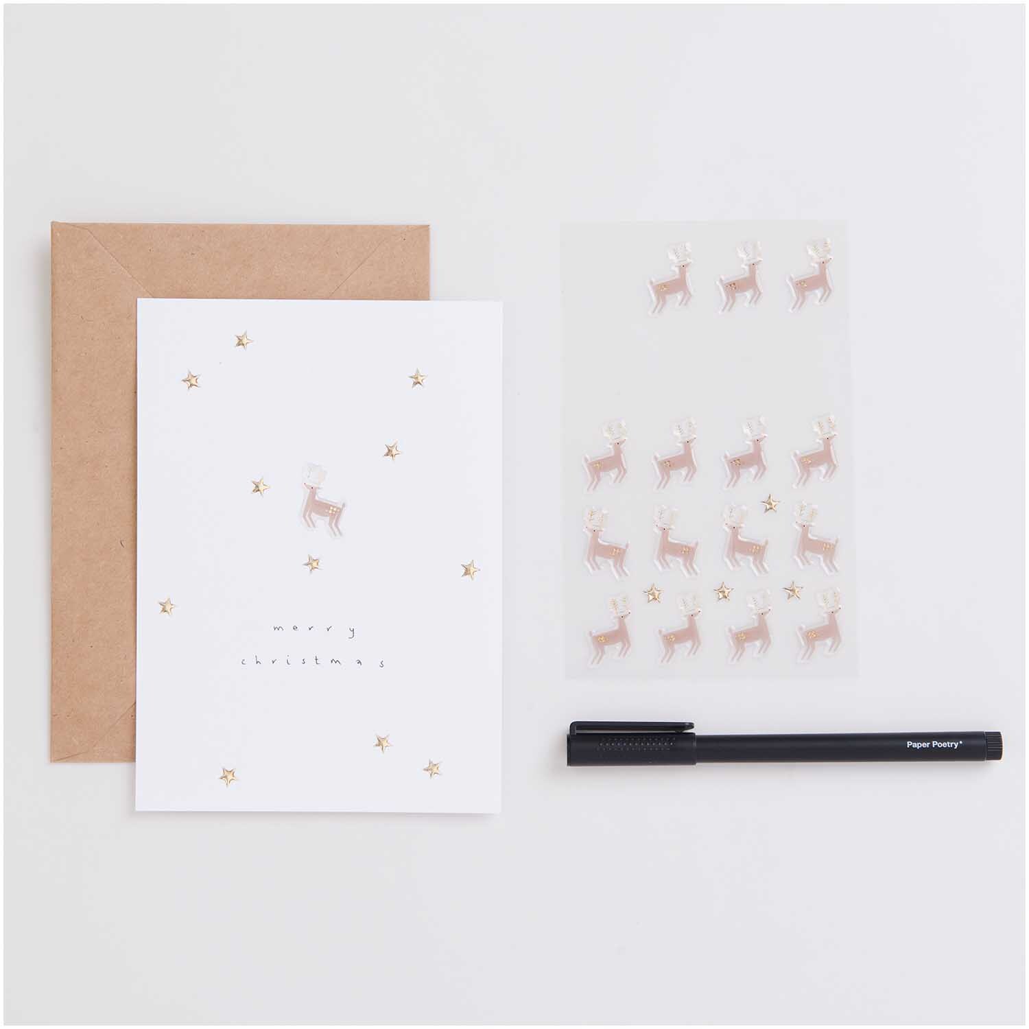 Paper Poetry Gelsticker Rentiere 1 Blatt von Rico Design Paper Poetry Gelsticker Rentiere 1 Blatt mit braunen Rentiermotiven, beige Karte und schwarzem Stift. Ideal für kreative Weihnachtsprojekte.