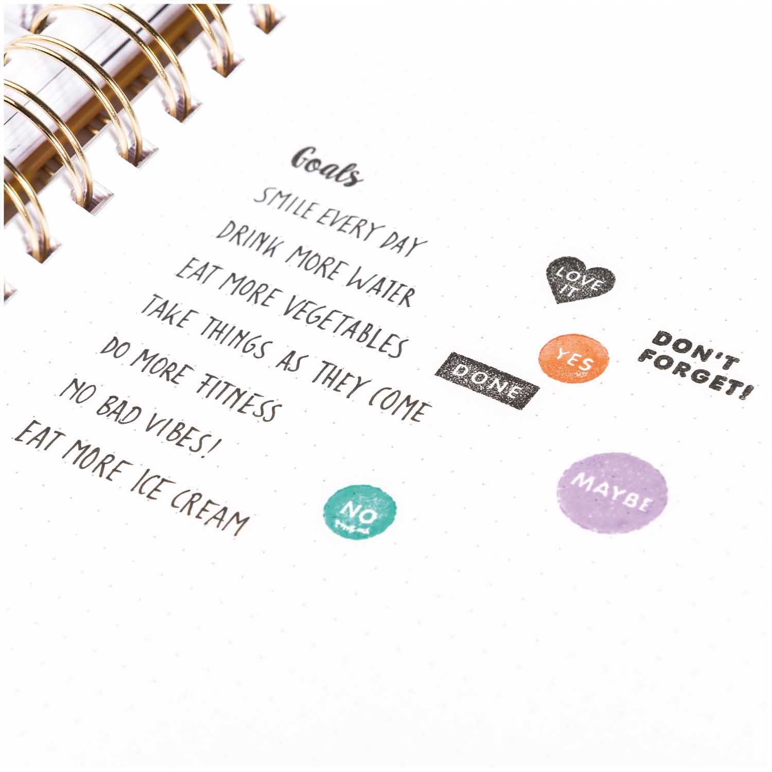Paper Poetry Silikonstempel-Set Bullet Diary Notizen von Rico Design Paper Poetry Silikonstempel-Set Bullet Diary Notizen zeigt farbige Stempel mit motivierenden Texten auf einem Notizbuch.