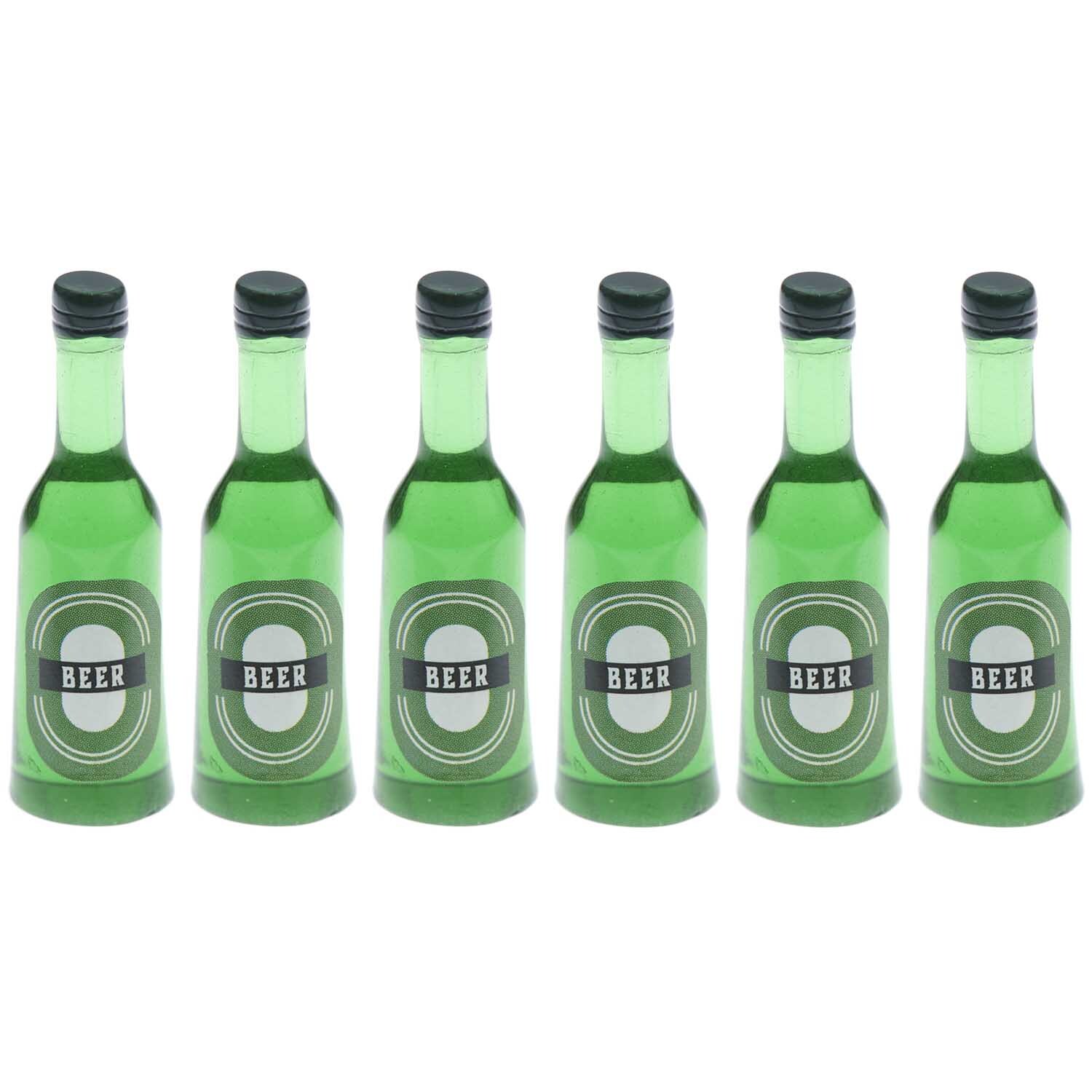 Miniatur Bierflaschen 6 Stück von Rico Design in einer Reihe, grüne Flaschen mit Etikett.
