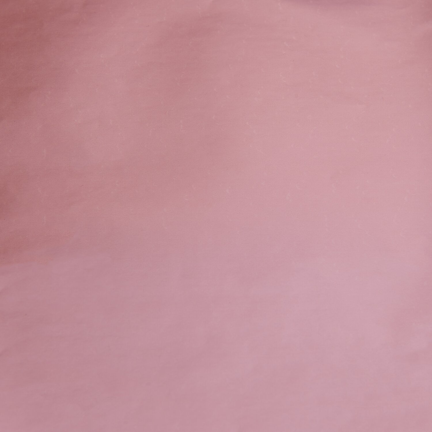 Papier cadeau Metallic Matt 200x70cm 80g/m Couleur Rose from Rico Design Geschenkpapier Metallic Matt, rosa, 200x70cm, 80g/m² von Rico Design, ideal für stilvolle Verpackungen.