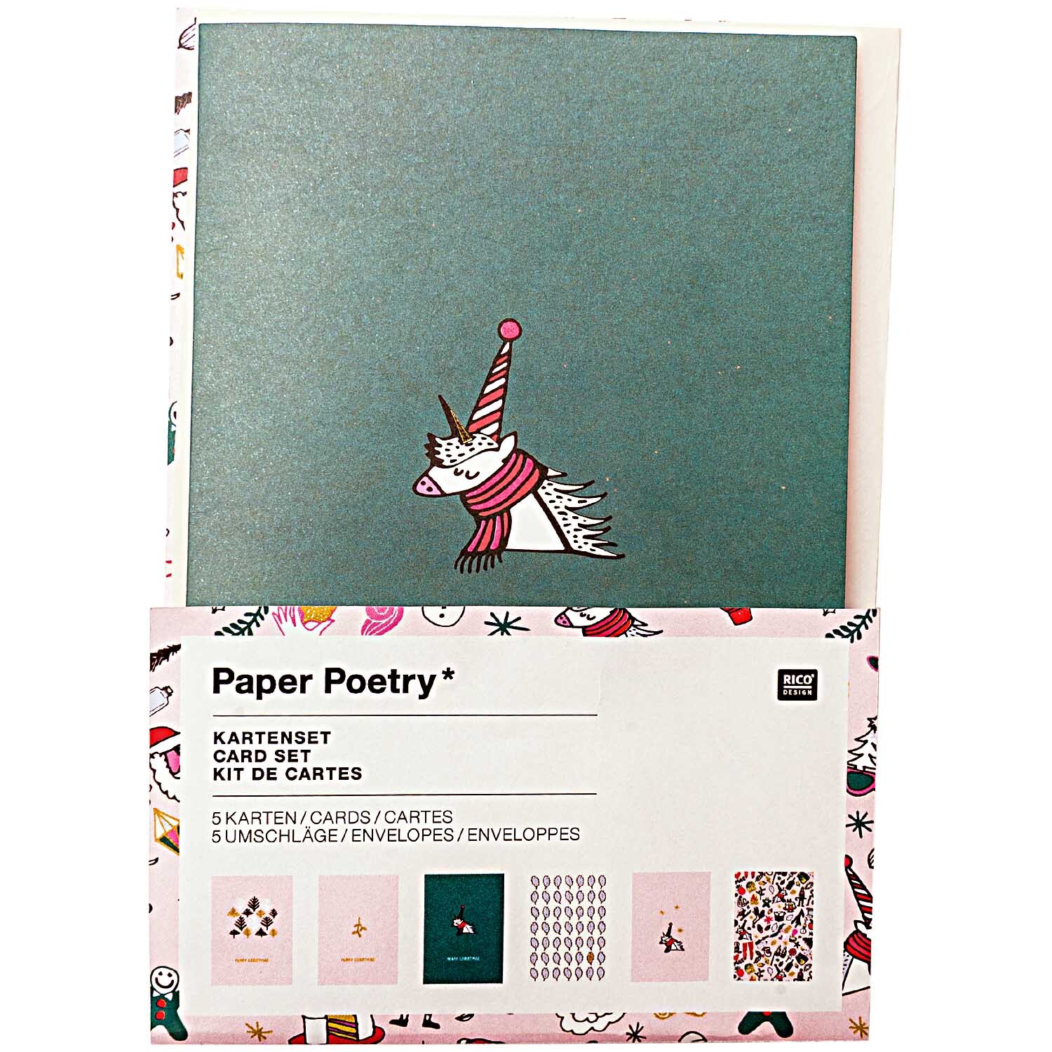 Paper Poetry Grußkartenset Magical Christmas A6/C6 zeigt ein Einhorn mit Mütze auf einer grünen Karte, 12-teilig von Rico Design.