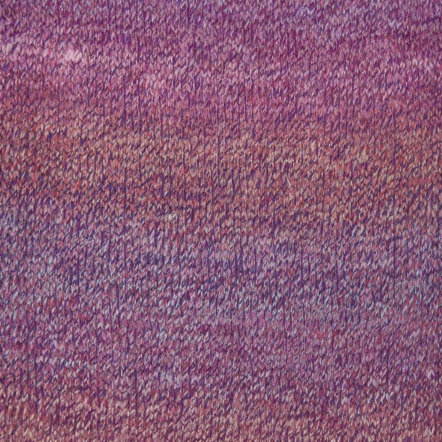 Creative Alpaca Melange Wonderball dk 100g 300m Couleur Berries from Rico Design Creative Melange Alpaca Wonderball dk, gestrickt in Beerentönen, zeigt ein weiches, meliertes Muster. Ideal für warme, stilvolle Strickprojekte.