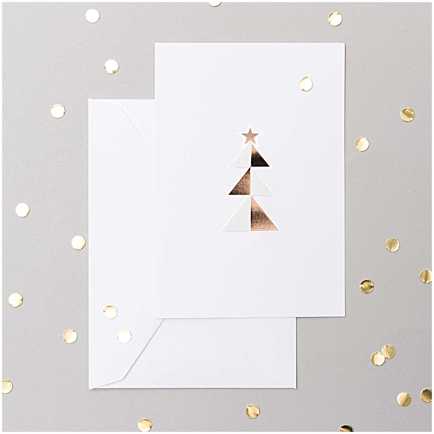 Paper Poetry Kartenset Basic weiß A7/C7 30-teilig von Rico Design Paper Poetry Kartenset Basic weiß A7/C7, 30-teilig, mit stilvollem Weihnachtsbaum-Design auf weißem Hintergrund. Ideal für festliche Grüße.