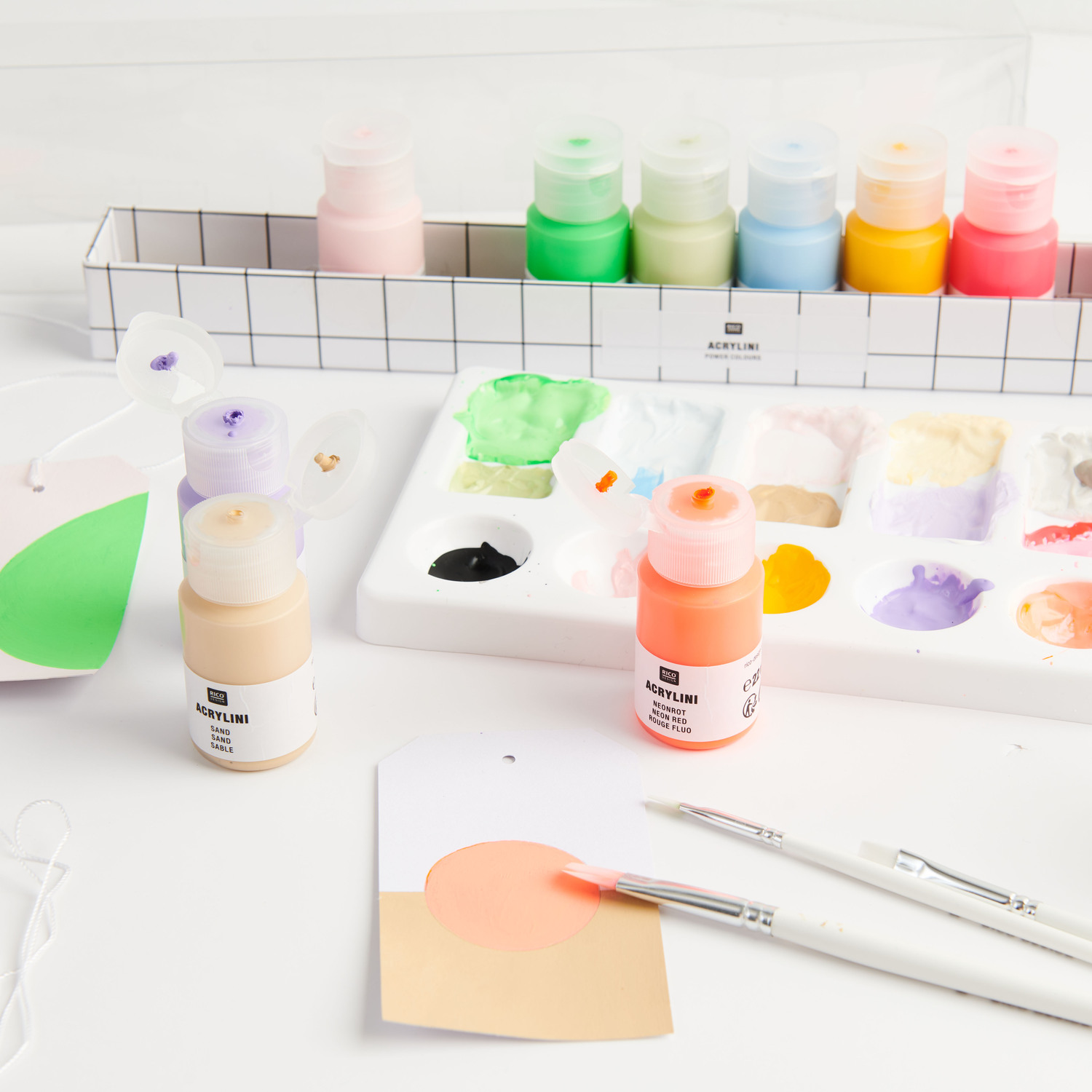 Acrylini Acrylfarben Set Power Colours 12x22ml von Rico Design Acrylini Acrylfarben Set Power Colours: Bunte Acrylfarben von Rico Design mit Pinseln und Palette.
