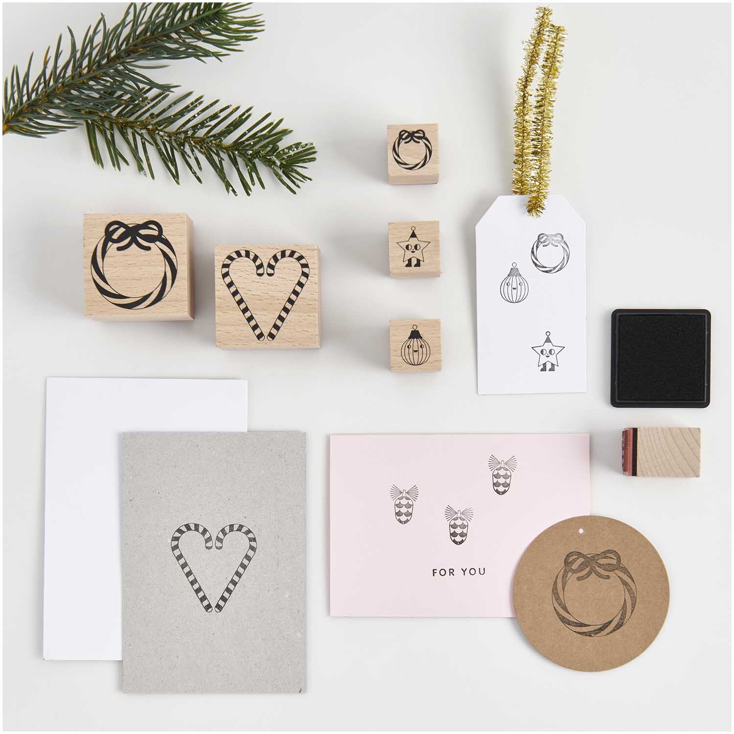 Paper Poetry Stempelset Candy Cane: 7-teiliges Set mit verschiedenen Stempeln und Karten, ideal für kreative Projekte.