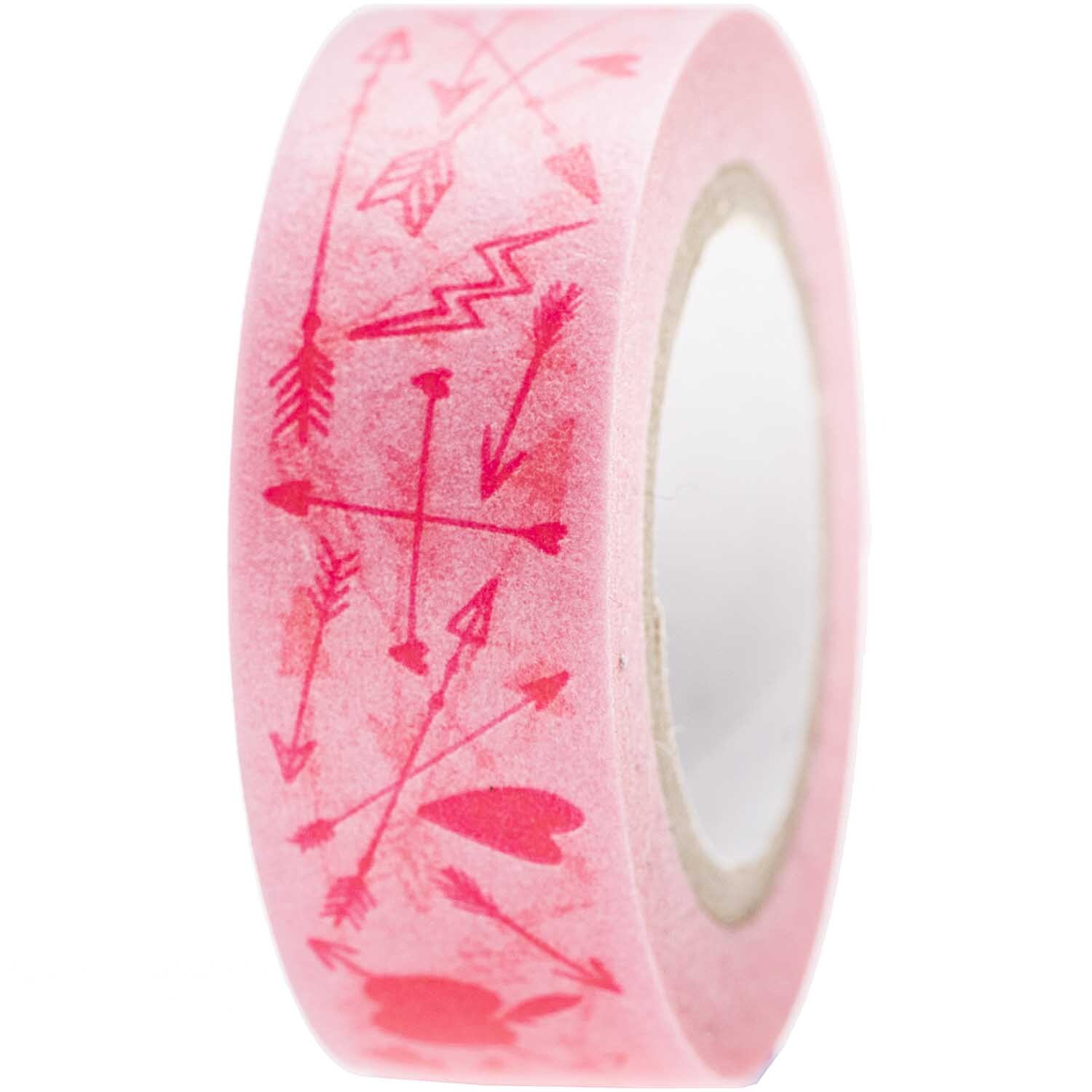 Paper Poetry Tape It must be love Pfeile, dekoratives Klebeband mit roten Pfeilmotiven auf rosa Hintergrund von Rico Design.