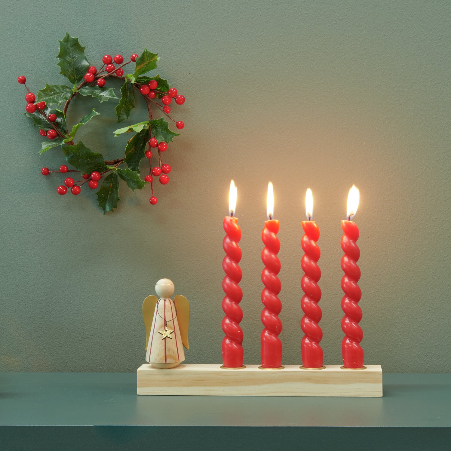 Adventskerzenhalter mit Engel aus Holz 27x4,5x13cm von Rico Design