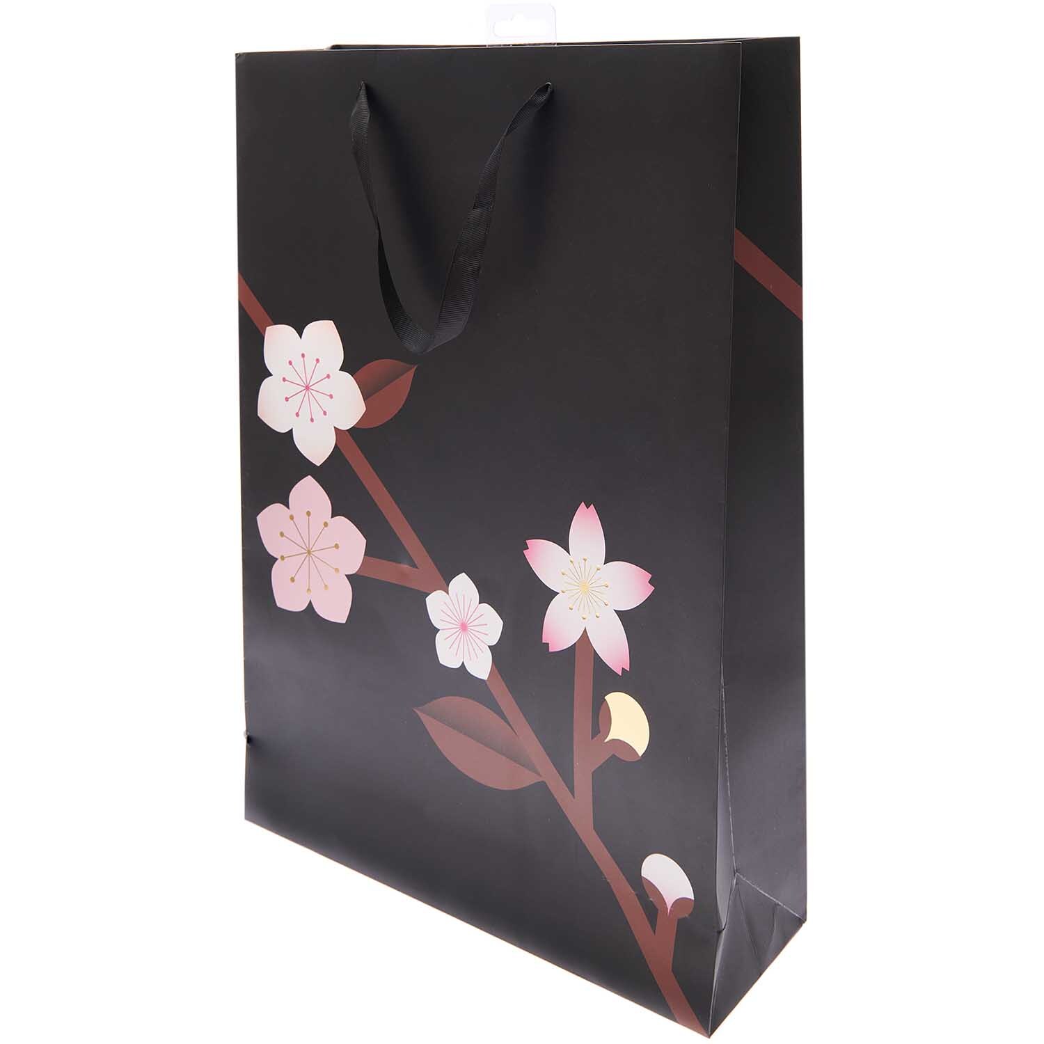Paper Poetry Geschenktüte Kirschblütenzweig schwarz 33x45x10cm von Rico Design